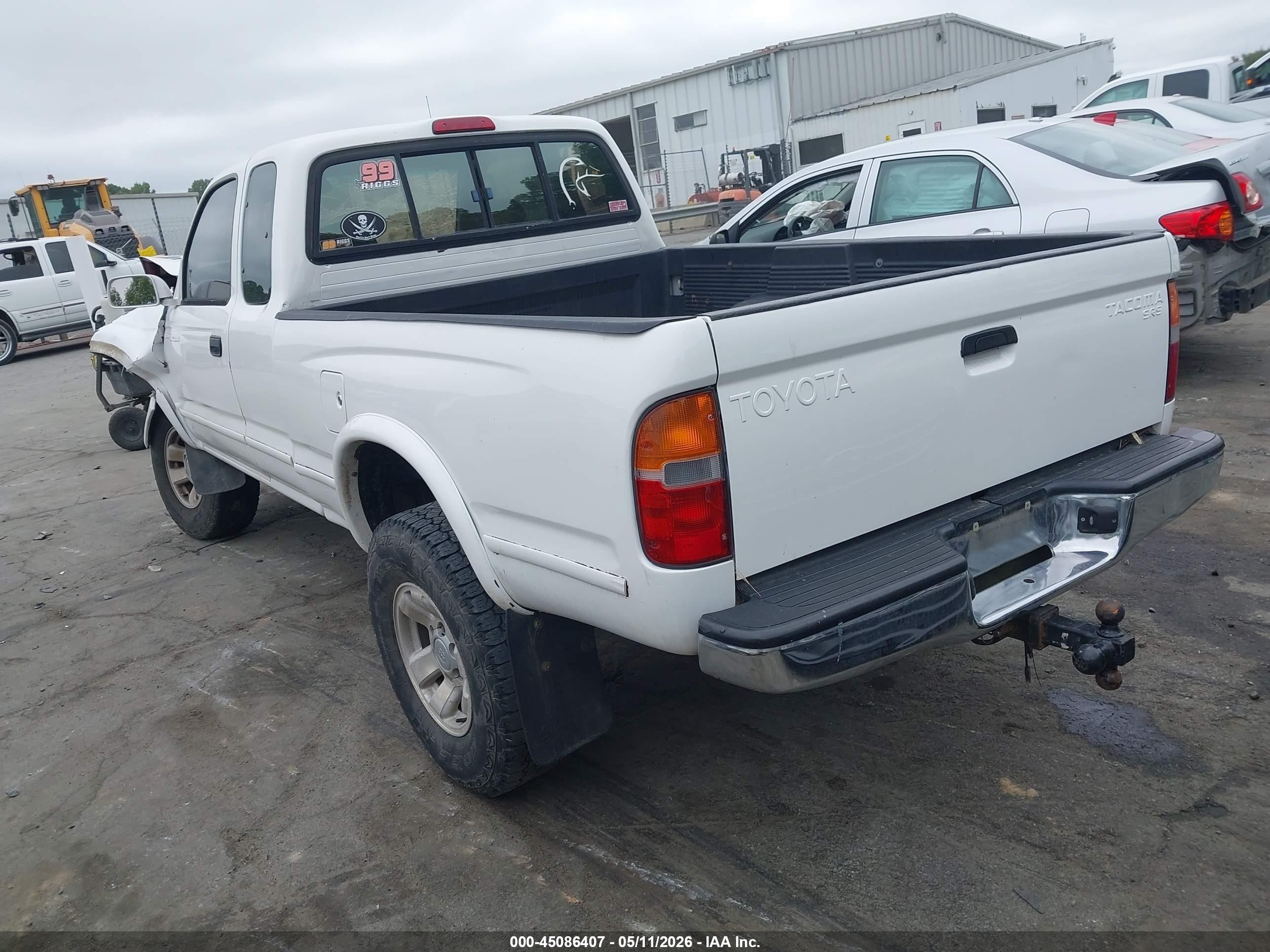 1998 Toyota Tacoma   White vin: 4TAWM72N2WZ046669