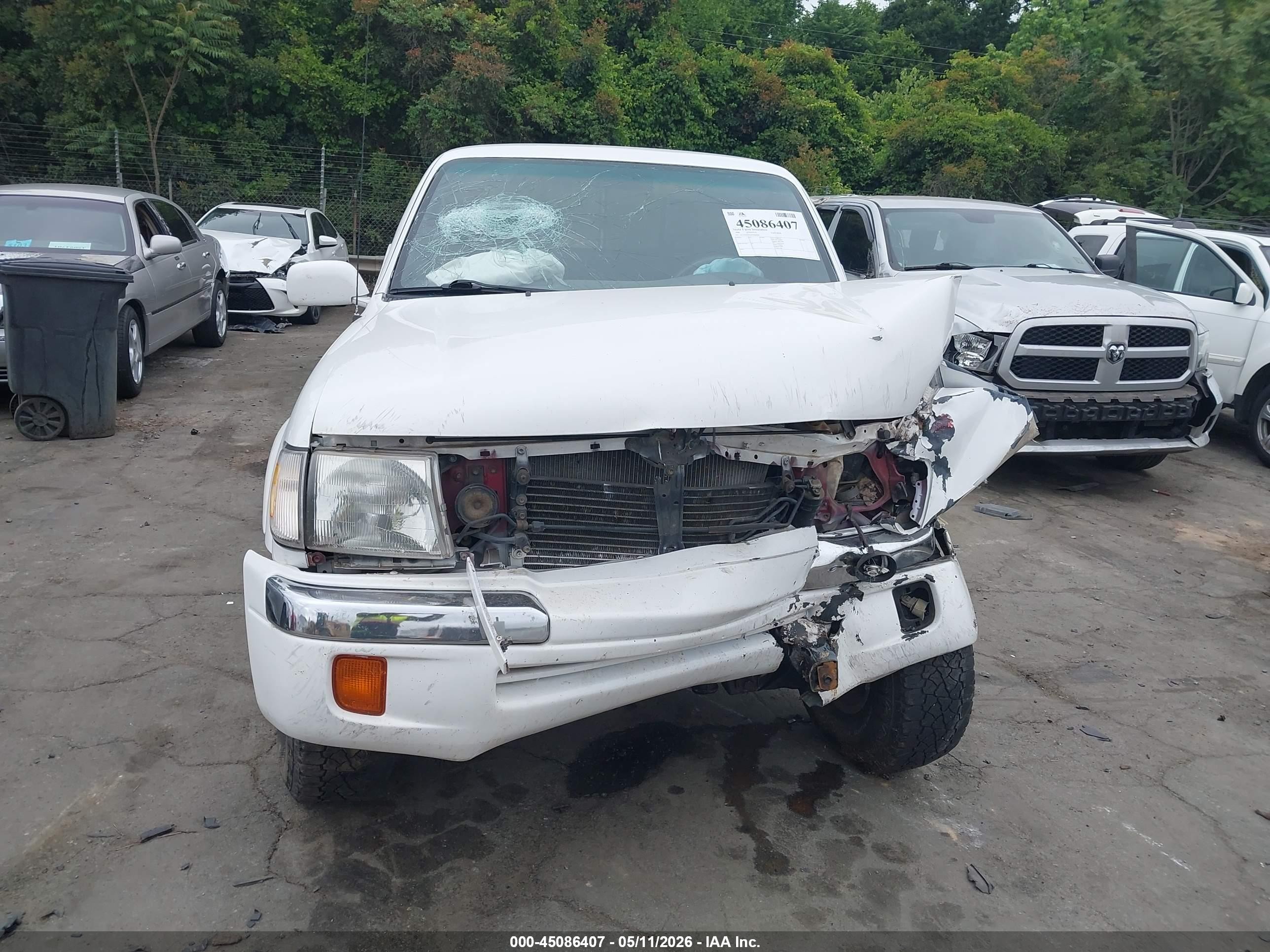 1998 Toyota Tacoma   White vin: 4TAWM72N2WZ046669