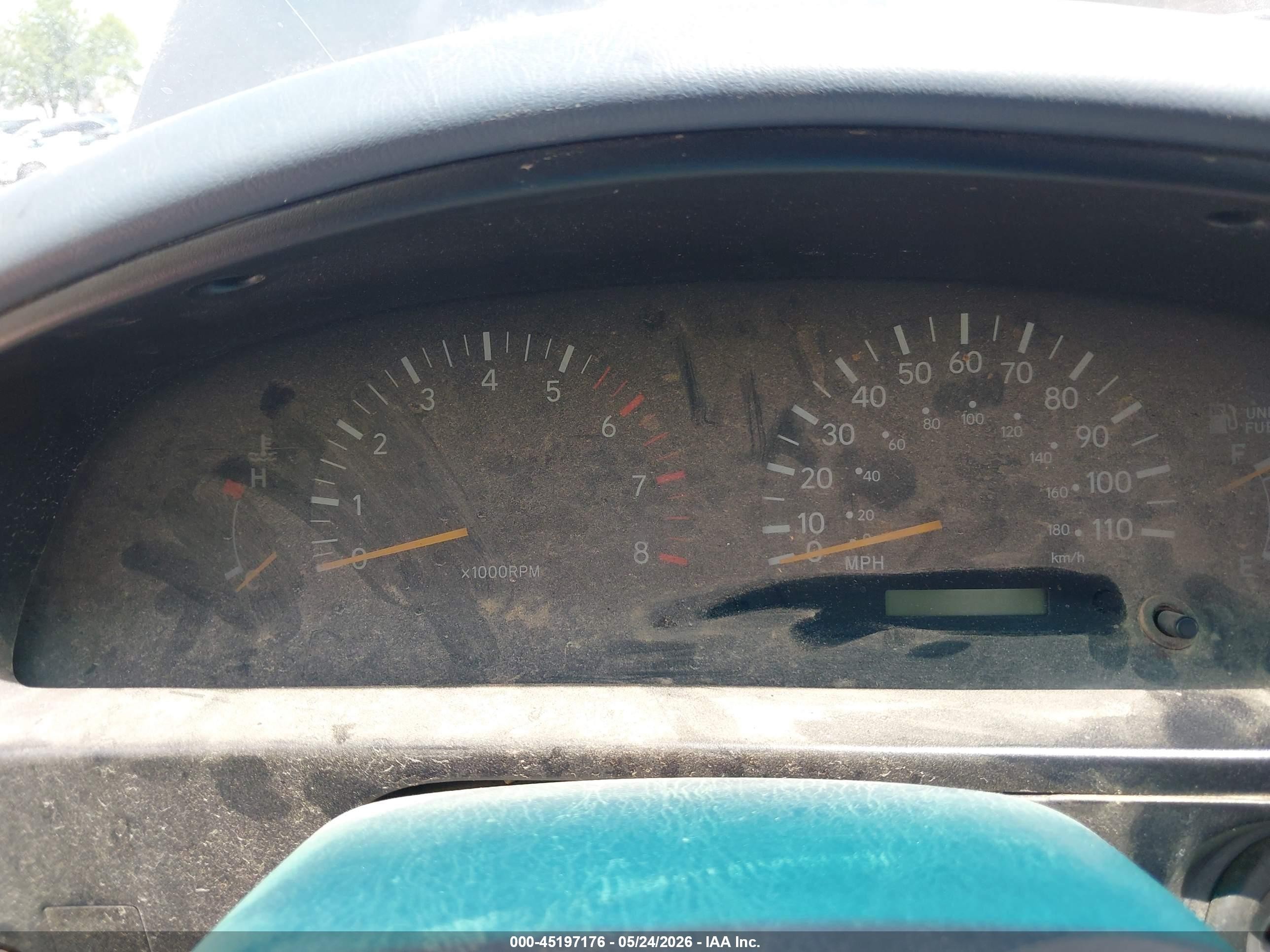 2000 Toyota Tacoma   Black vin: 4TAWM72N2YZ665260