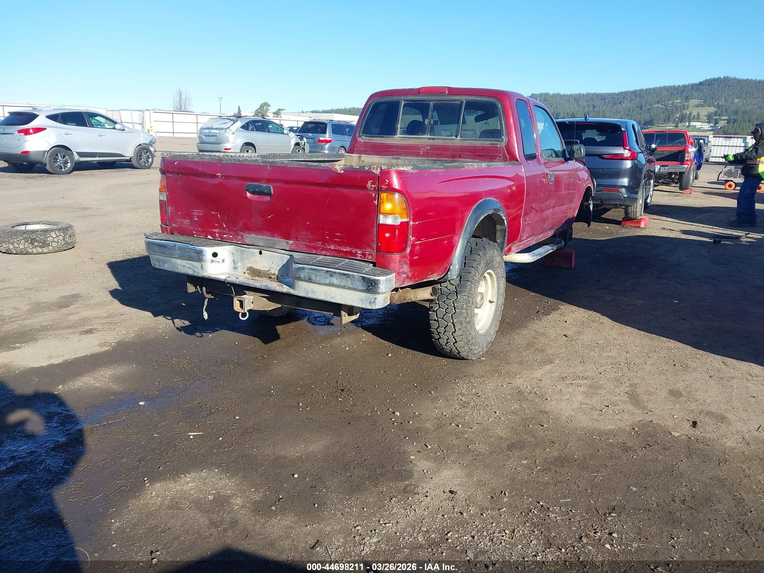 1999 Toyota Tacoma   Burgundy vin: 4TAWM72N3XZ426606