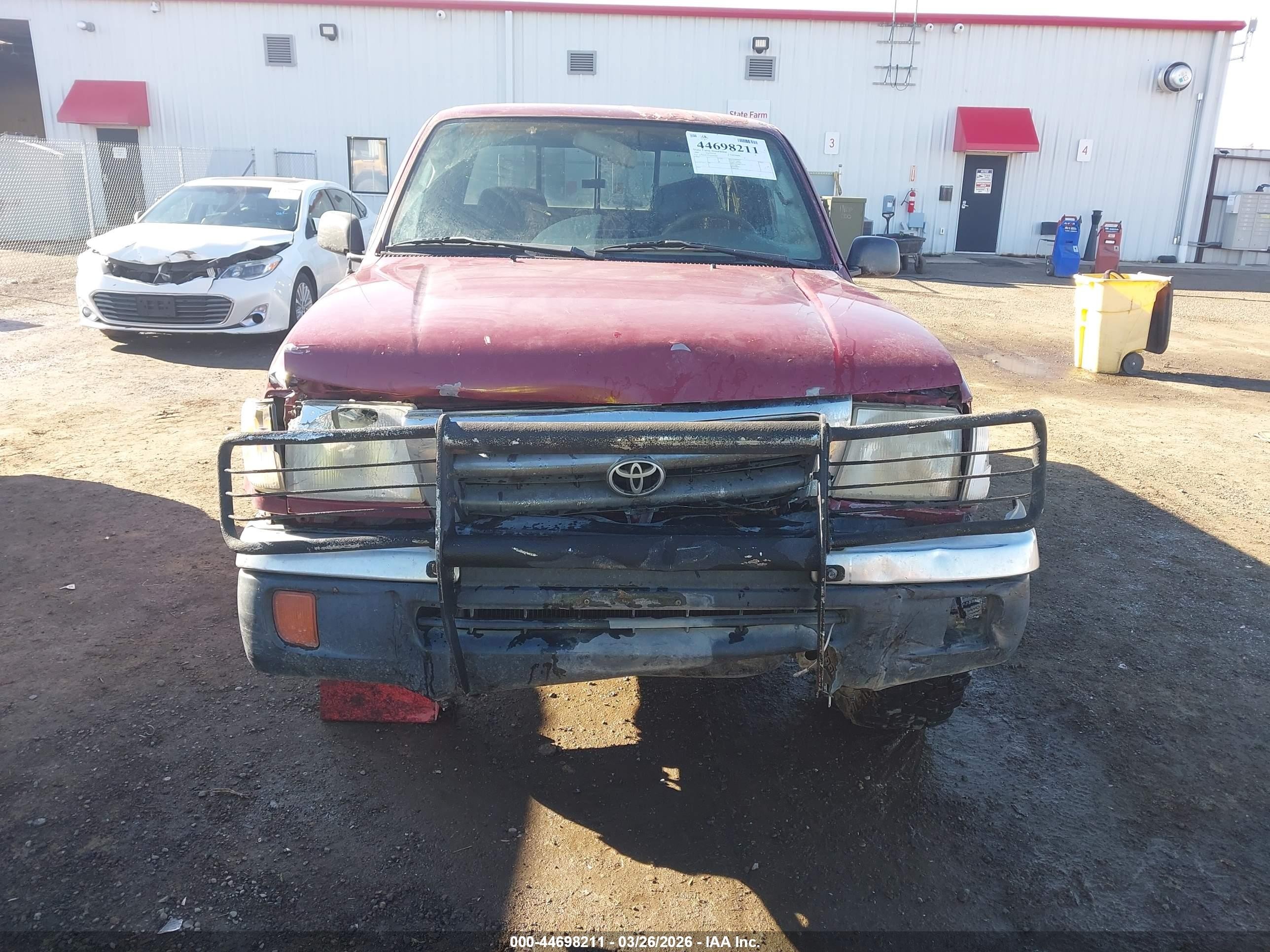 1999 Toyota Tacoma   Burgundy vin: 4TAWM72N3XZ426606