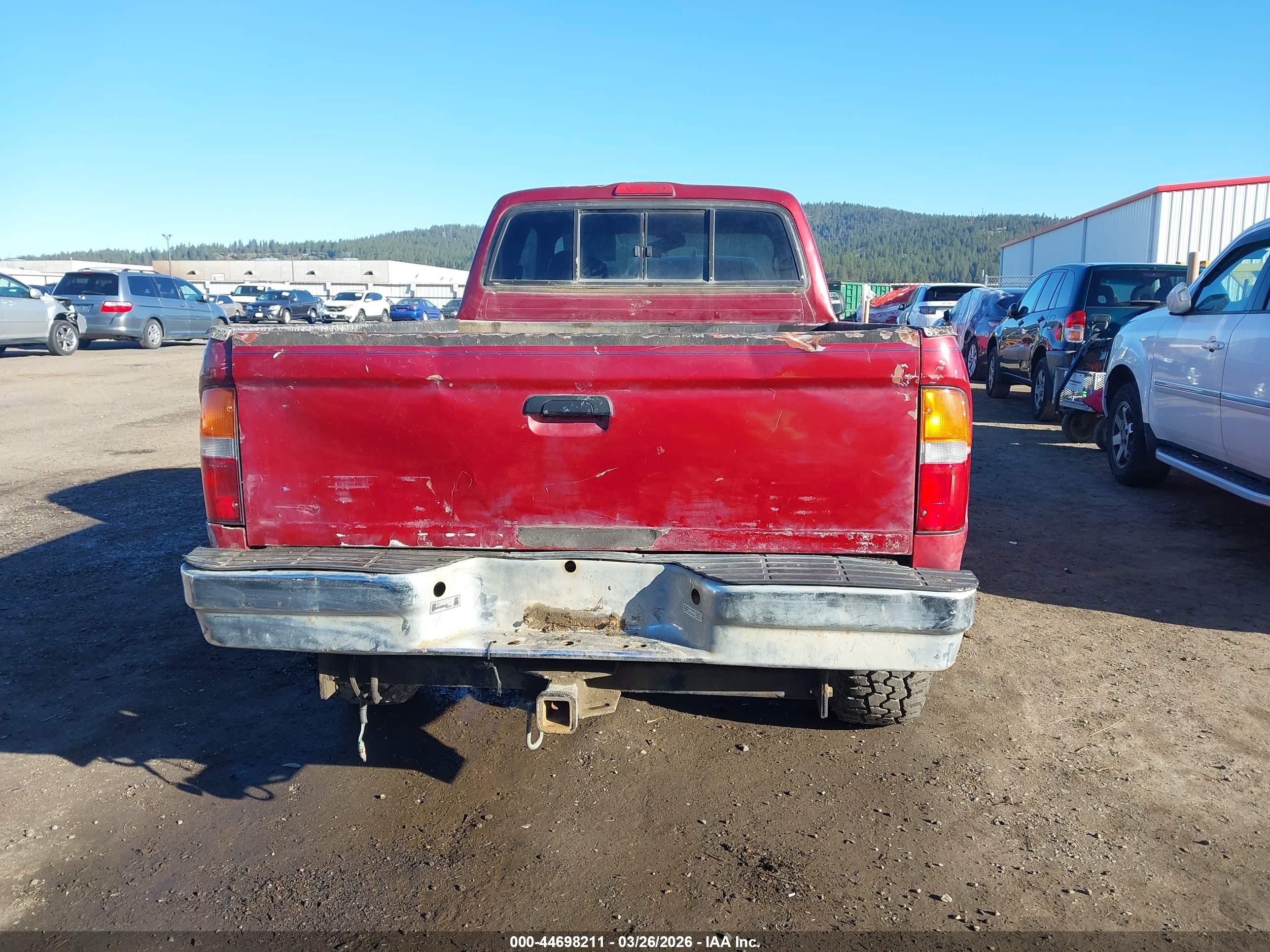 1999 Toyota Tacoma   Burgundy vin: 4TAWM72N3XZ426606