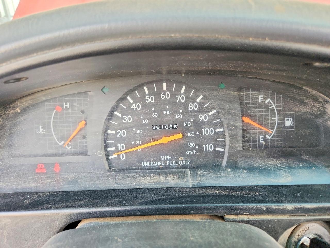 1997 Toyota Tacoma Base Red vin: 4TAWM72N4VZ260657