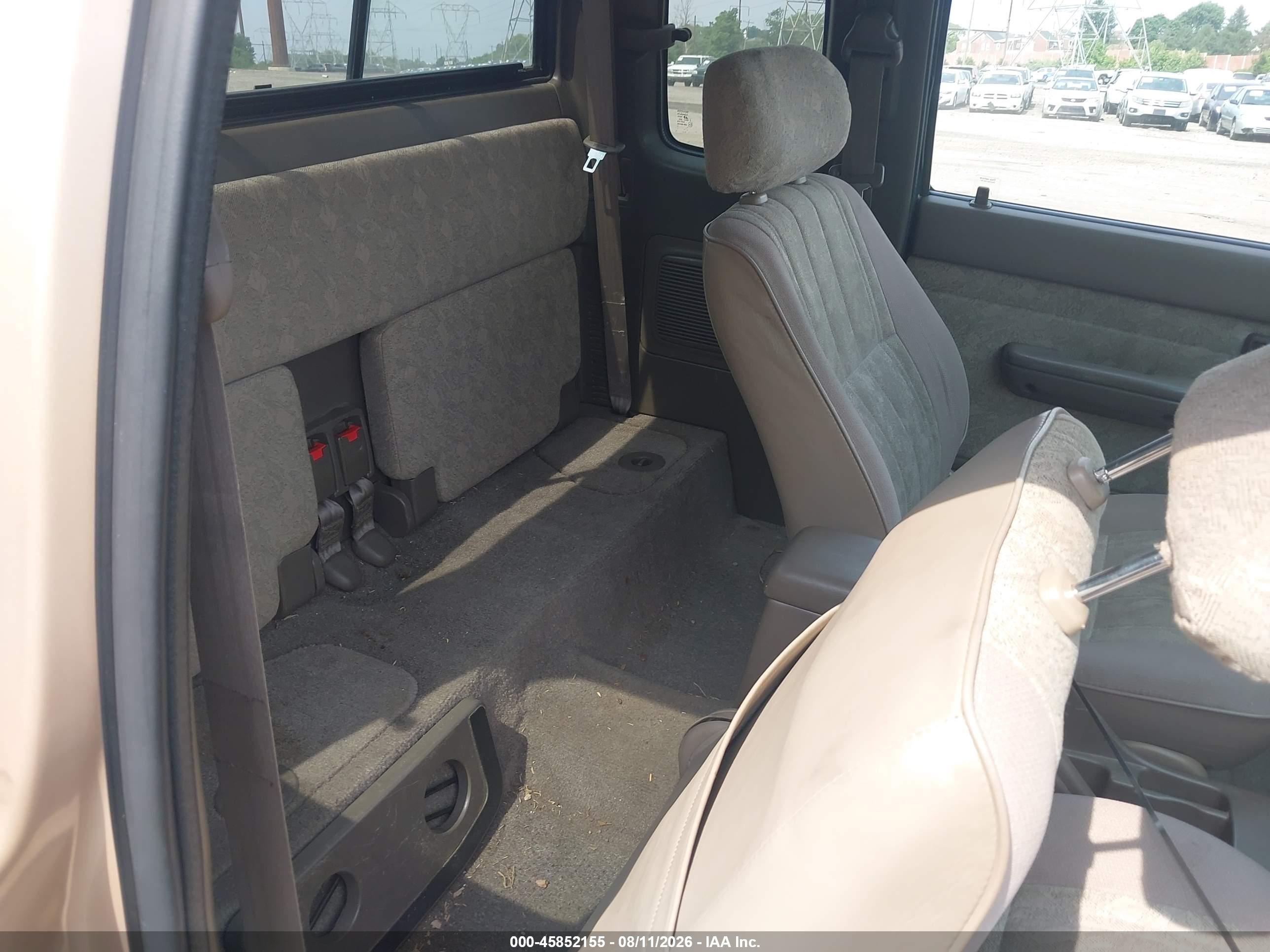2000 Toyota Tacoma   Gold vin: 4TAWM72N5YZ650798