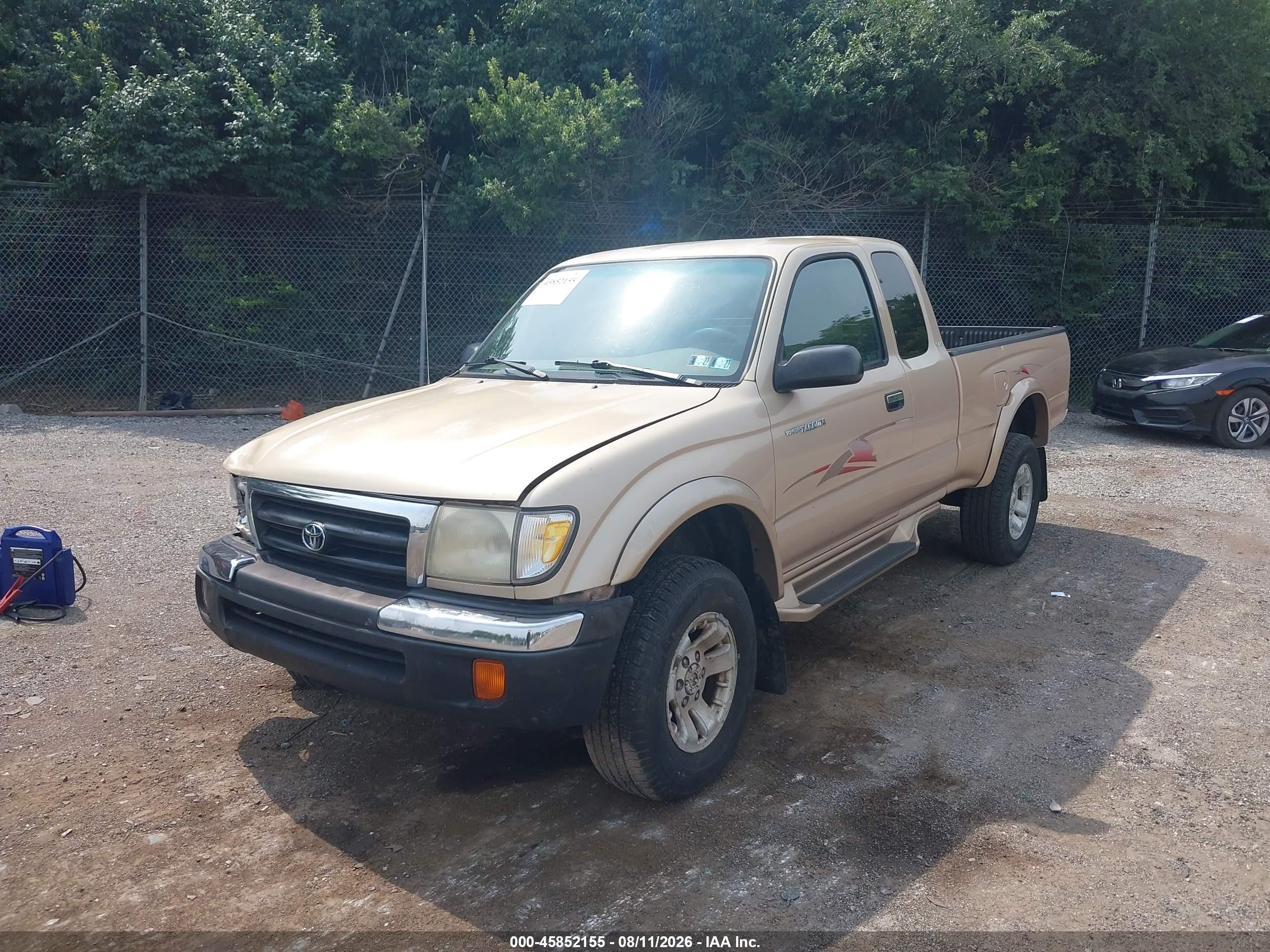 2000 Toyota Tacoma   Gold vin: 4TAWM72N5YZ650798
