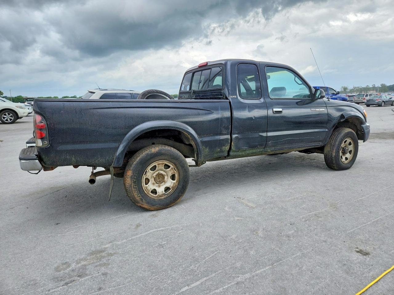 2000 Toyota Tacoma Xtracab Черный vin: 4TAWM72N6YZ597691