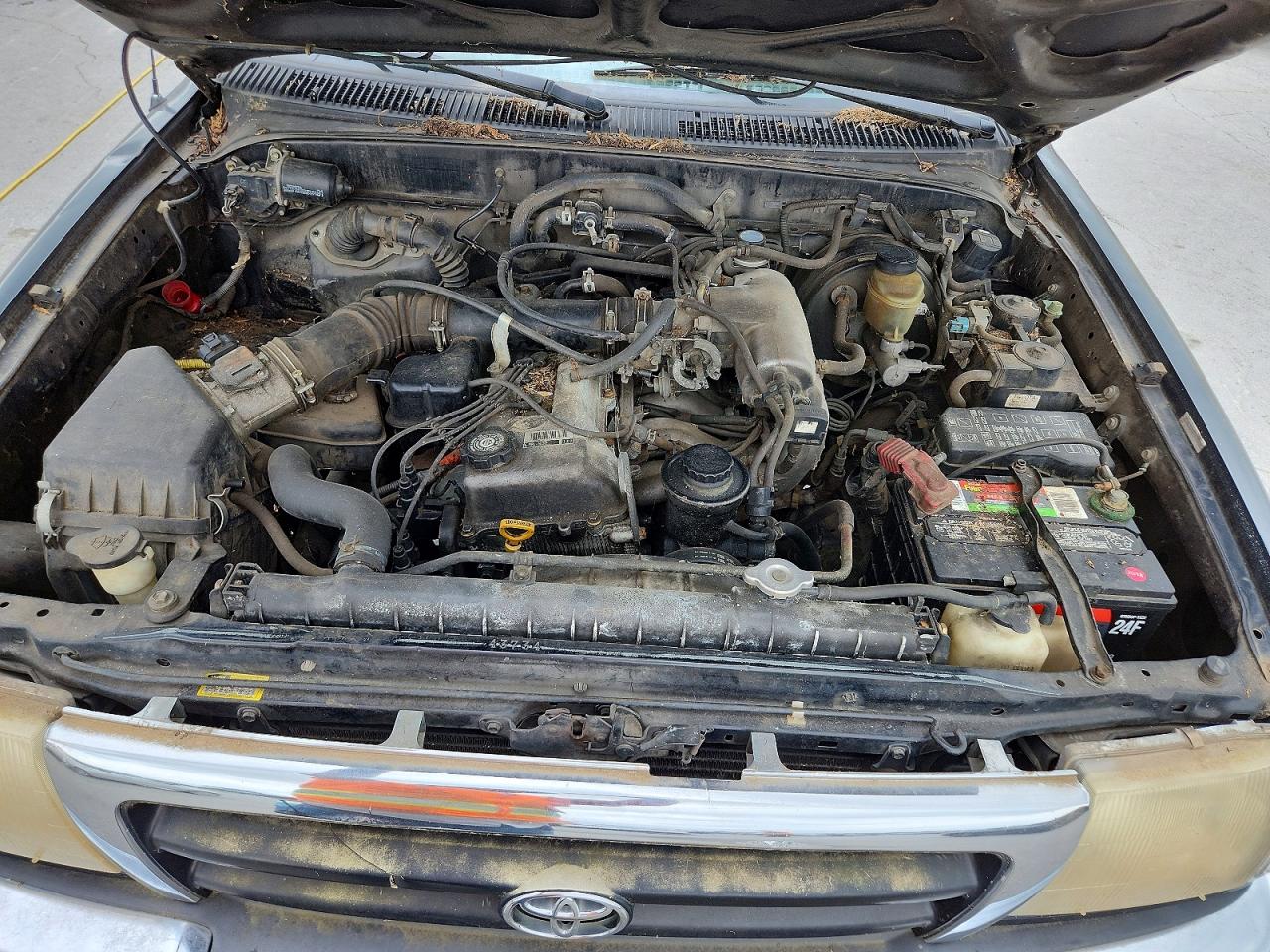 2000 Toyota Tacoma Xtracab Черный vin: 4TAWM72N6YZ597691