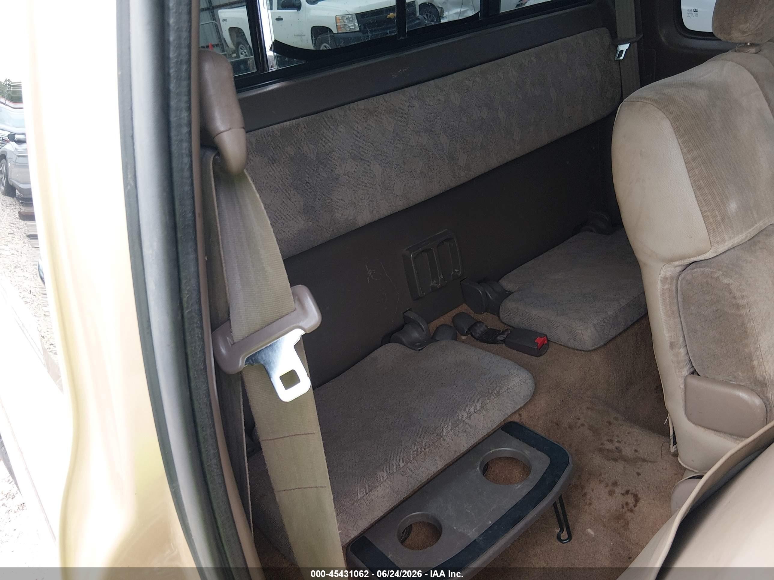2000 Toyota Tacoma   Желто-коричневый vin: 4TAWM72N7YZ666209