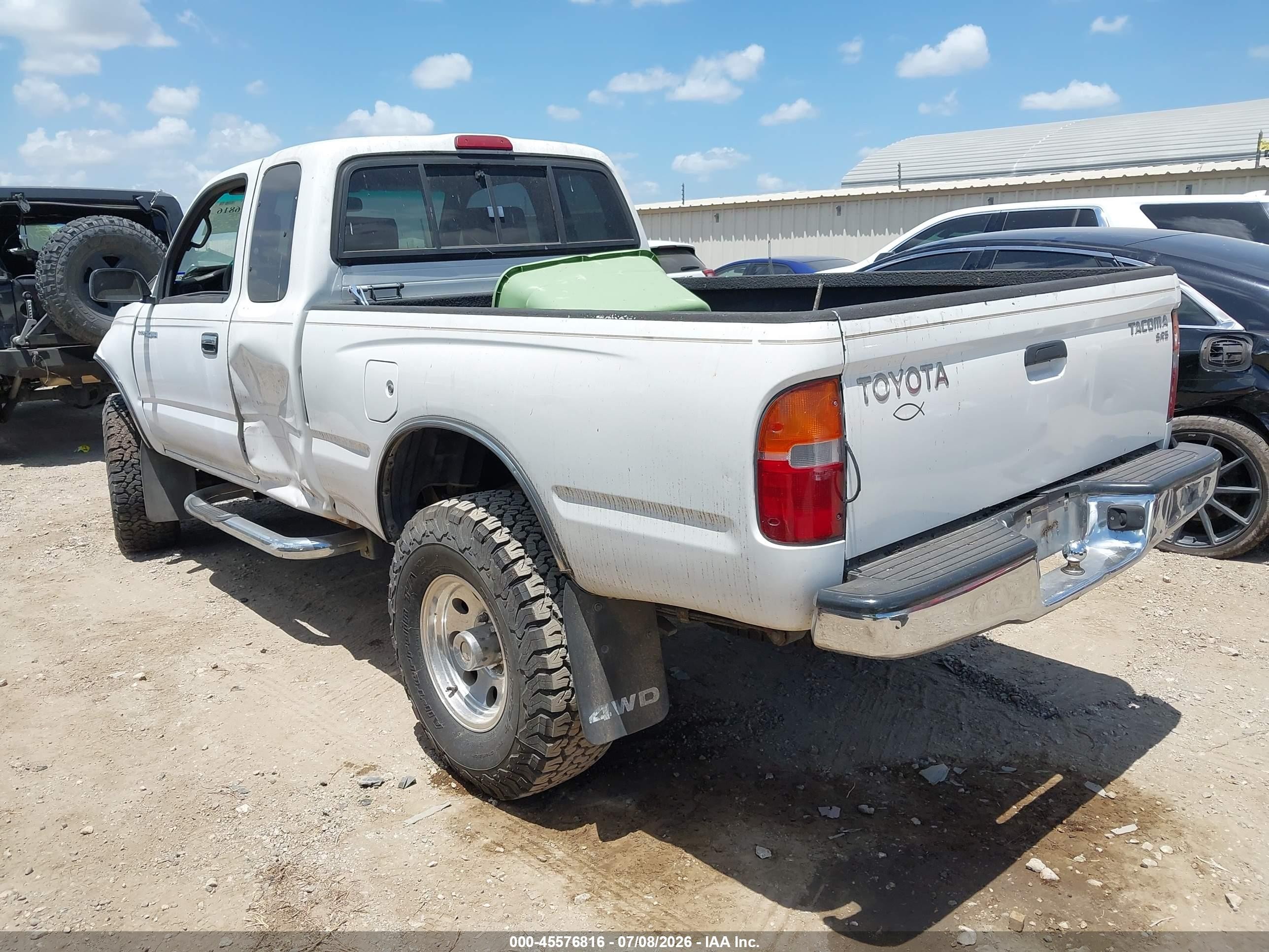 1999 Toyota Tacoma   White vin: 4TAWM72N8XZ476160