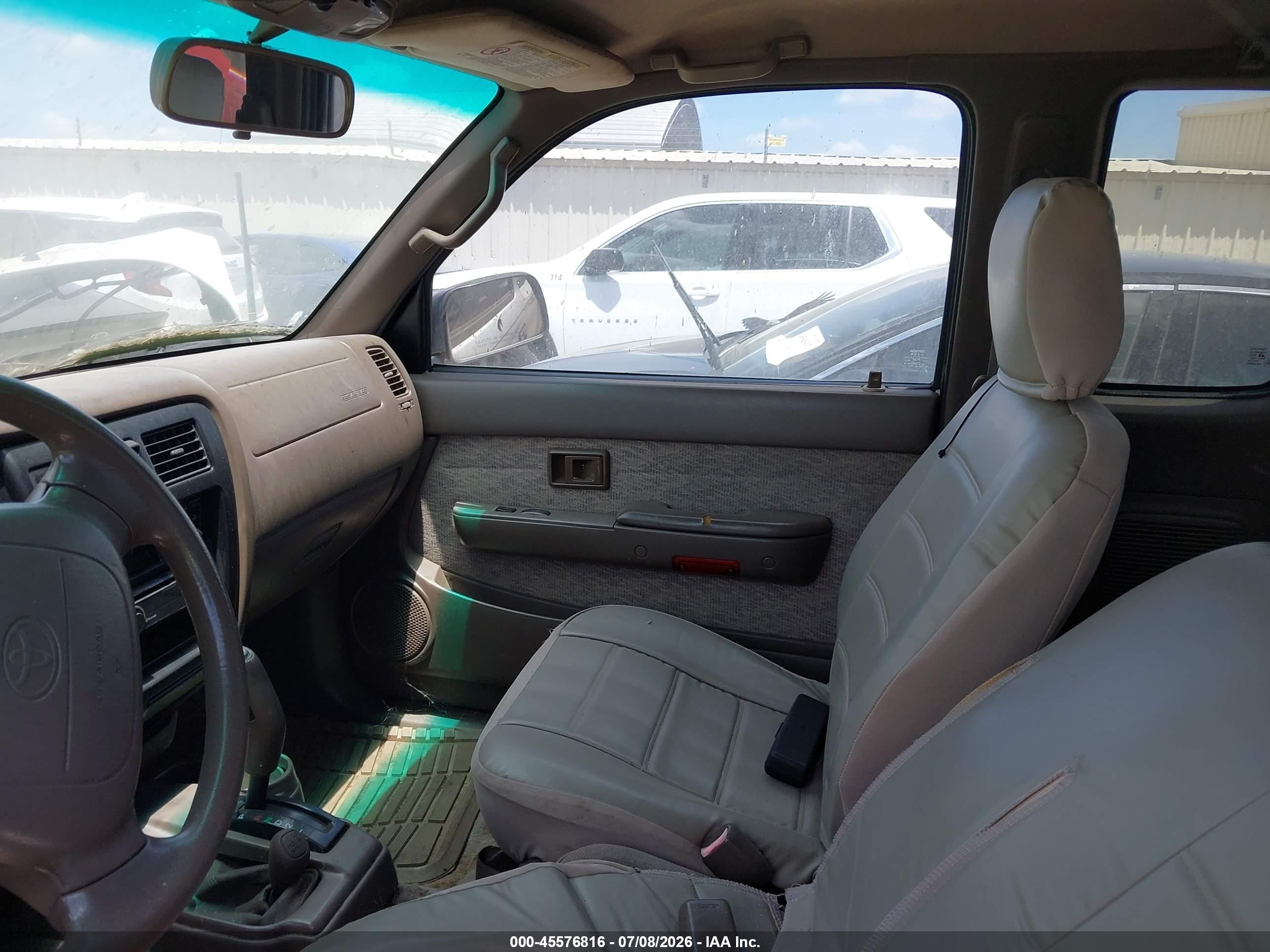 1999 Toyota Tacoma   White vin: 4TAWM72N8XZ476160
