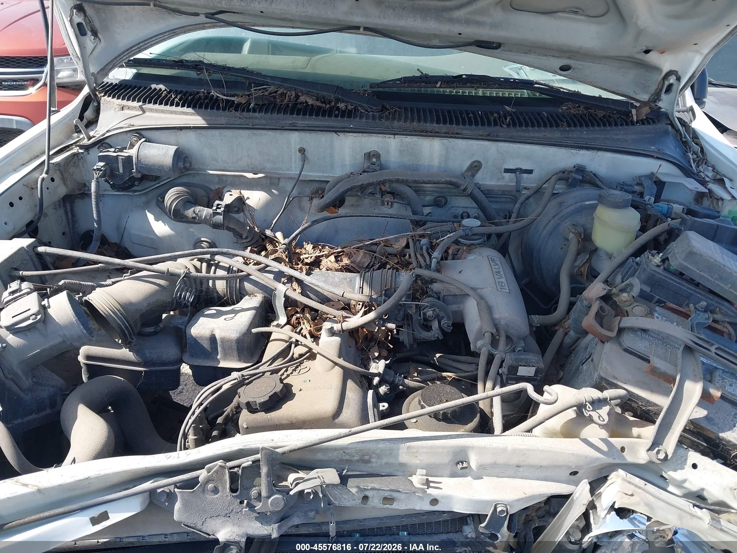 1999 Toyota Tacoma   White vin: 4TAWM72N8XZ476160