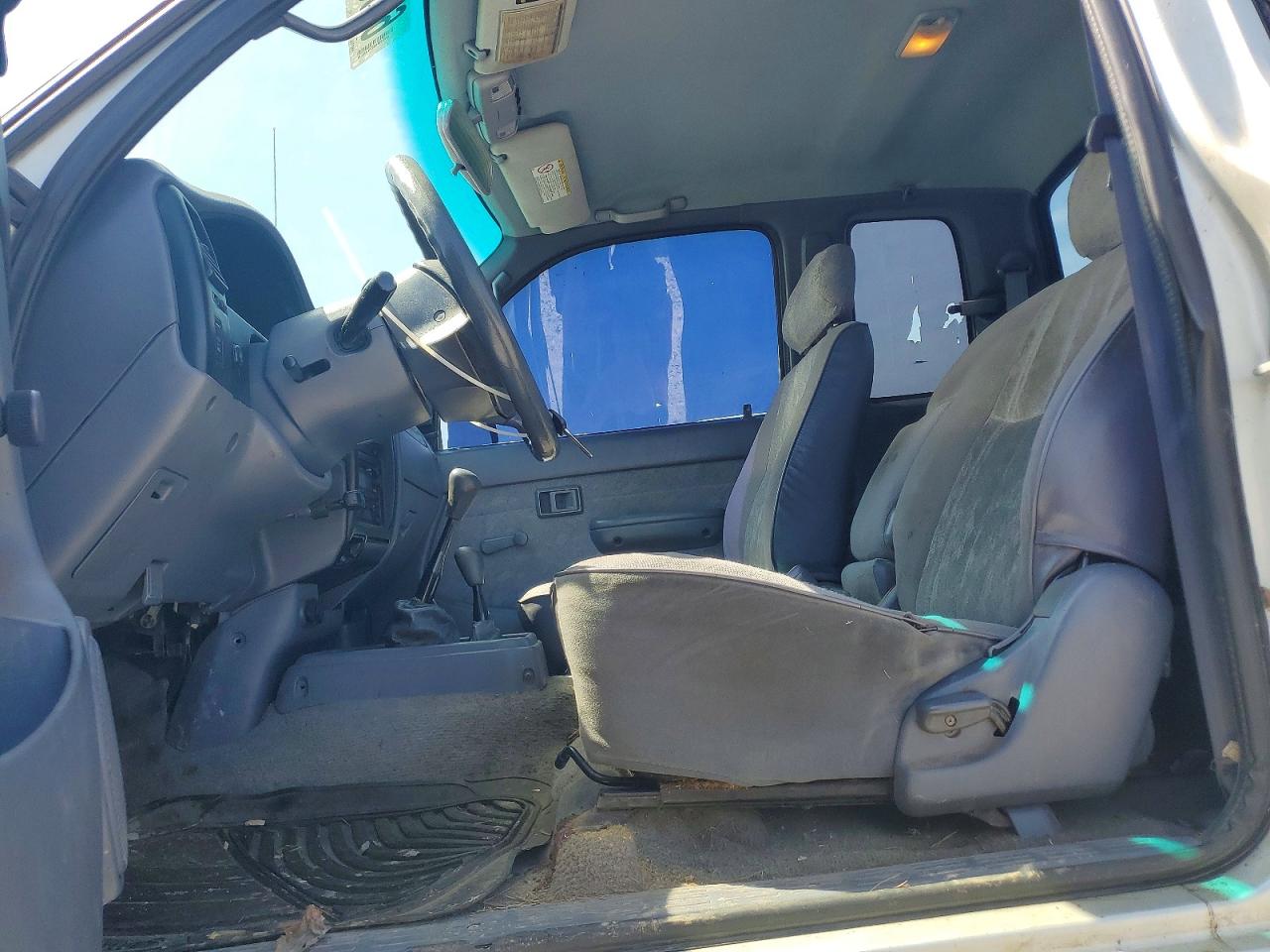 2000 Toyota Tacoma Base Gray vin: 4TAWM72NXYZ665491