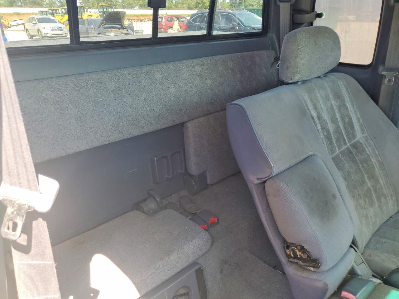 2000 Toyota Tacoma Base Gray vin: 4TAWM72NXYZ665491