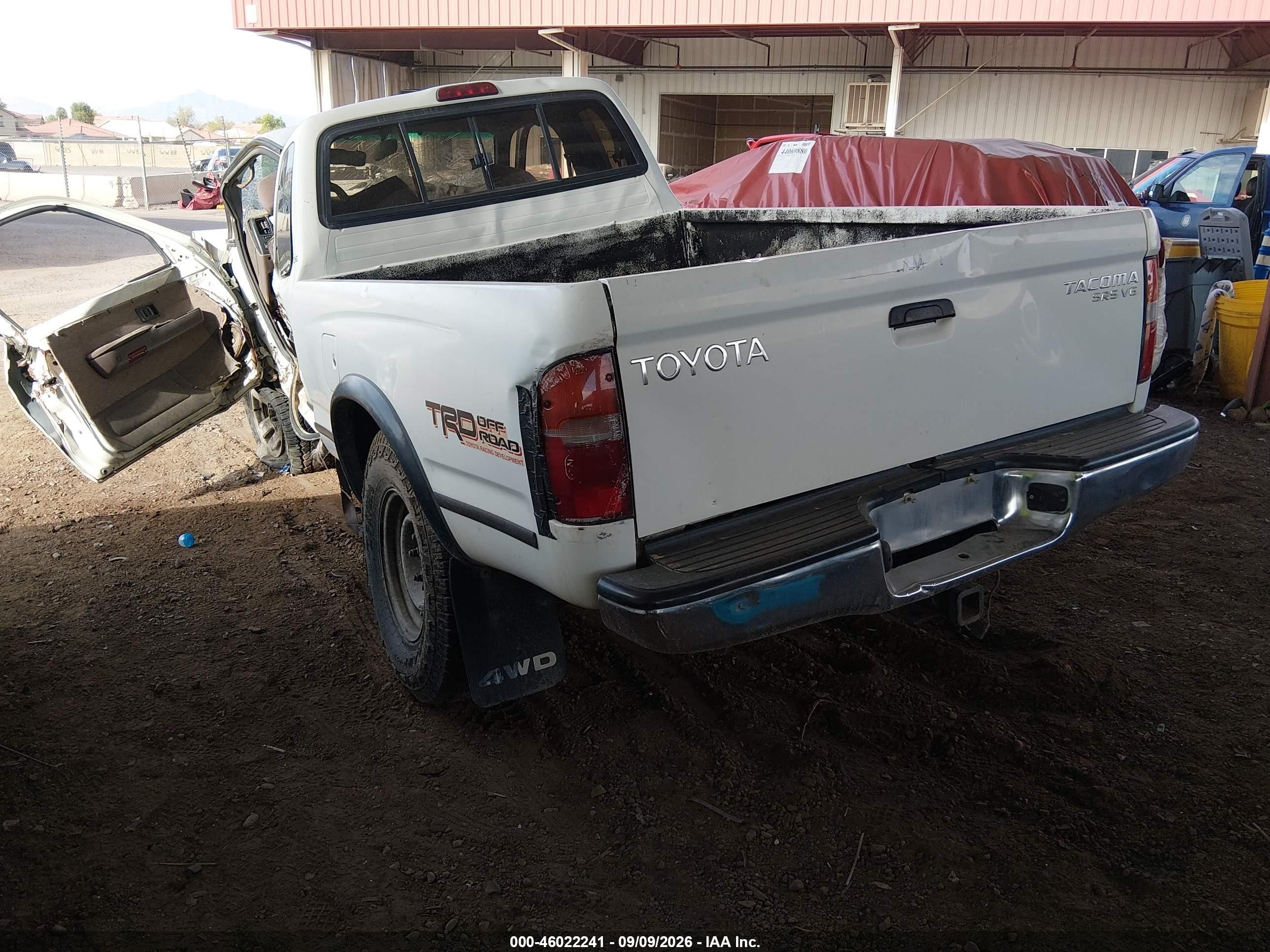 1998 Toyota Tacoma Base V6 White vin: 4TAWN72N0WZ123052