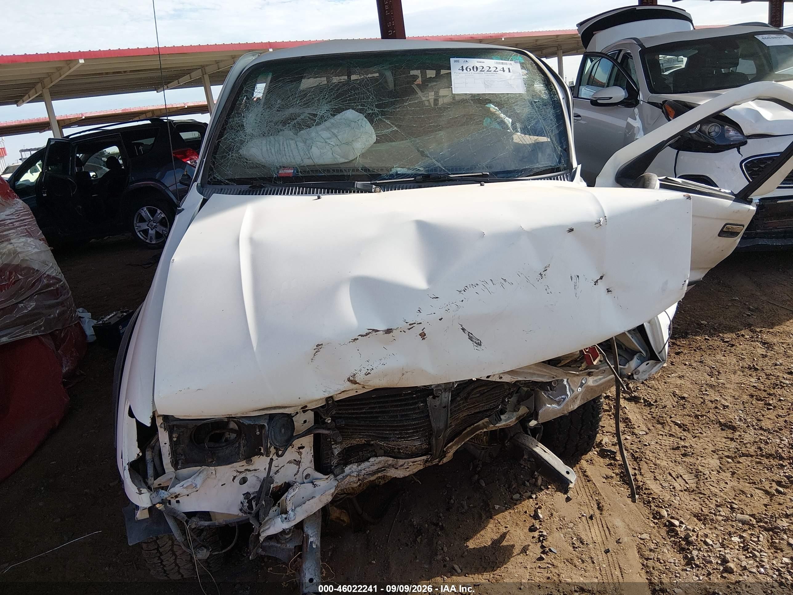 1998 Toyota Tacoma Base V6 White vin: 4TAWN72N0WZ123052