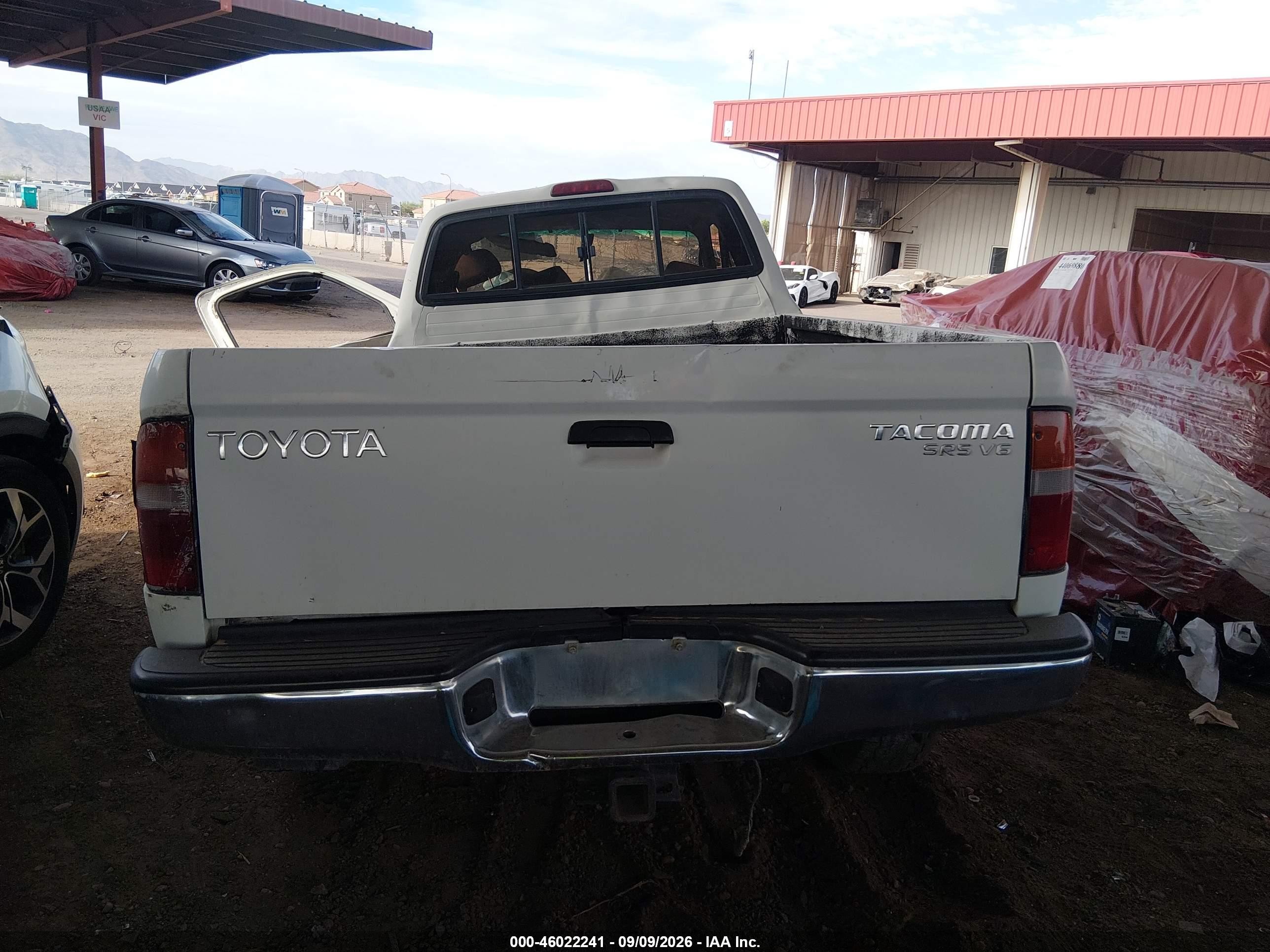 1998 Toyota Tacoma Base V6 White vin: 4TAWN72N0WZ123052