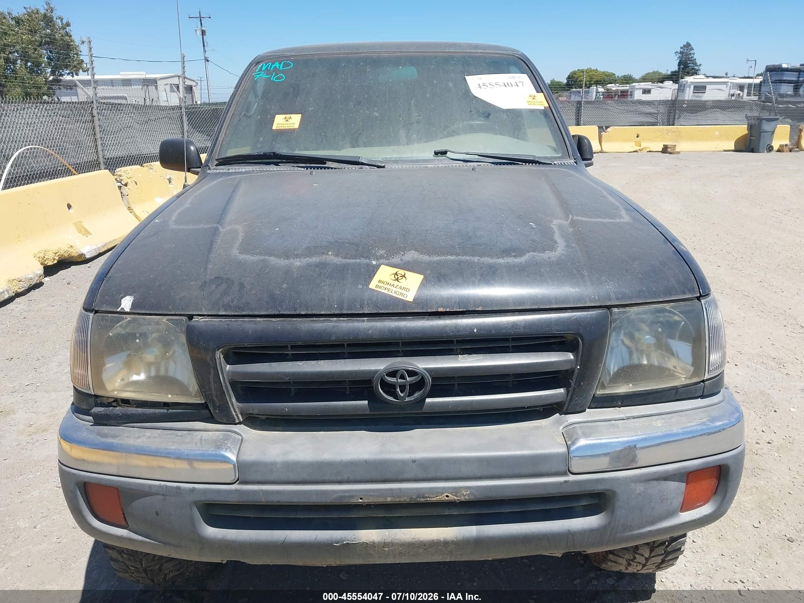 1998 Toyota Tacoma Base V6 Black vin: 4TAWN72N0WZ132088