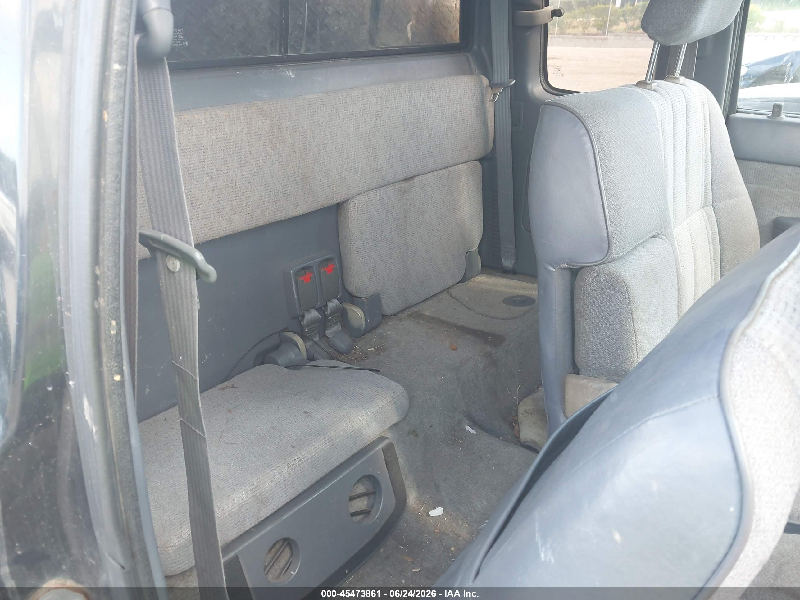 1998 Toyota Tacoma Base V6 Black vin: 4TAWN72N1WZ019301