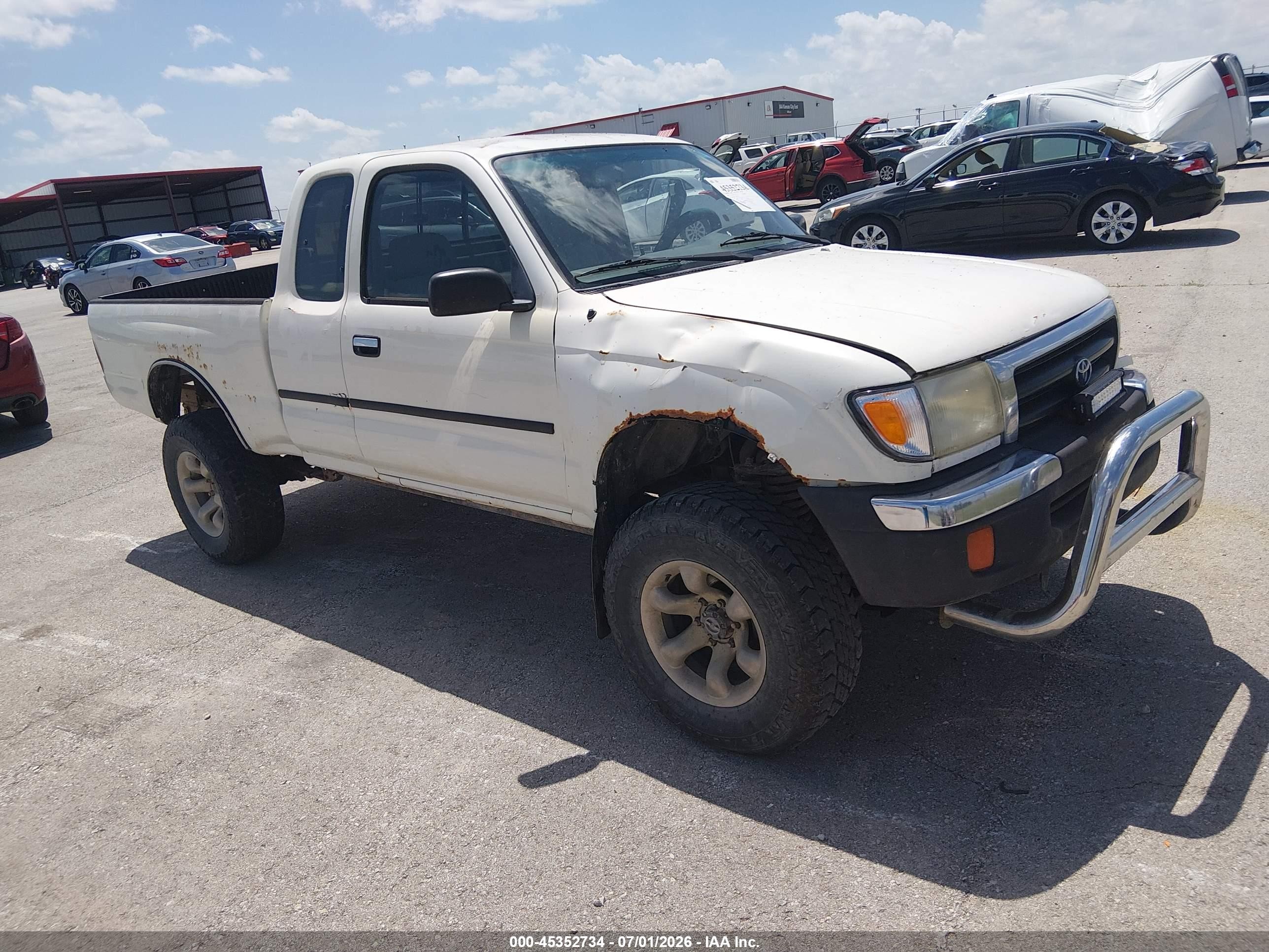 1998 Toyota Tacoma Base V6 White vin: 4TAWN72N1WZ059376