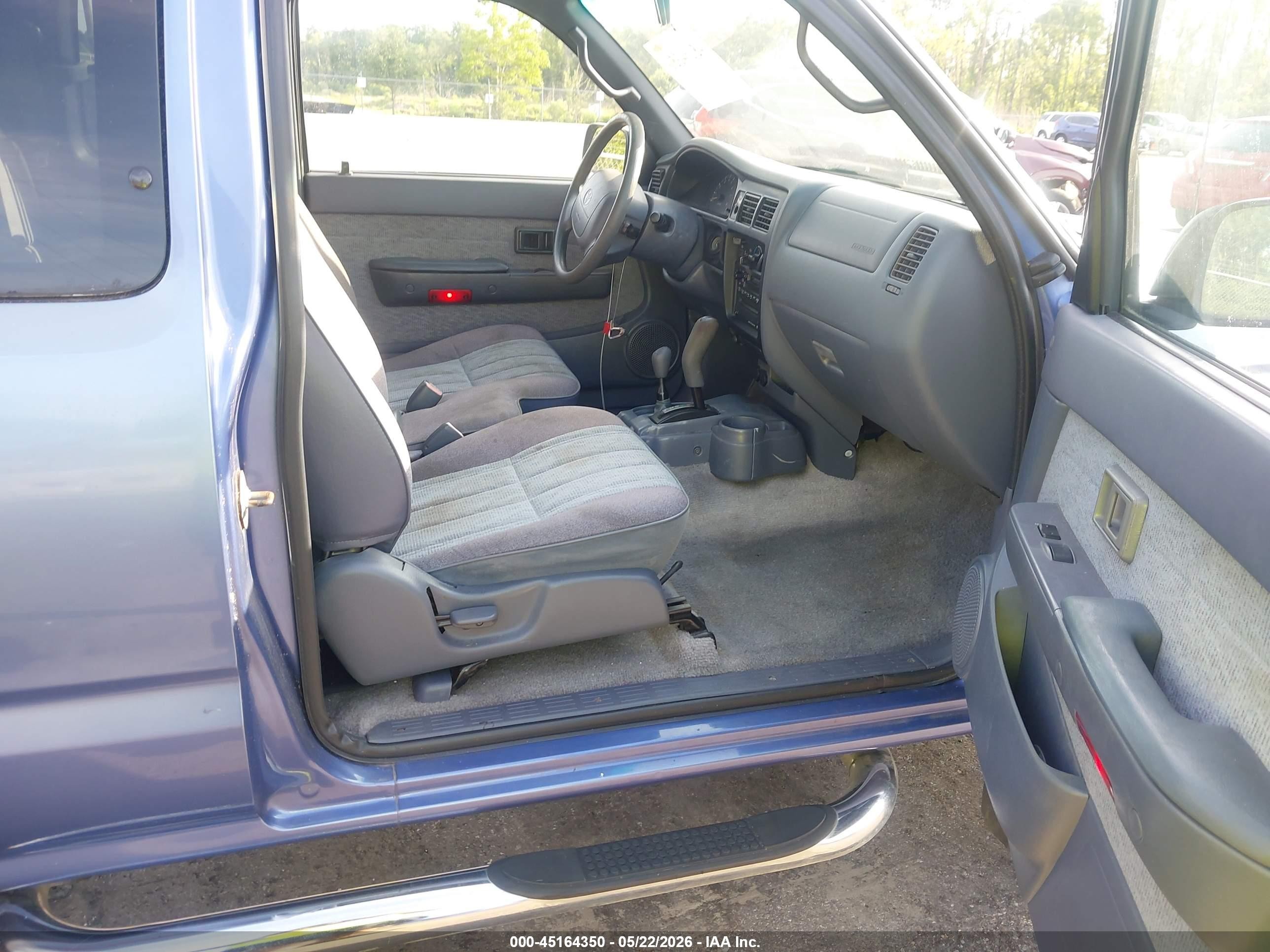 1999 Toyota Tacoma   Blue vin: 4TAWN72N1XZ406299