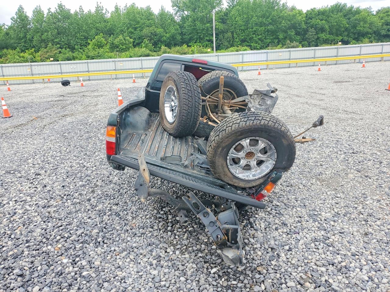 1999 Toyota Tacoma Xtracab Green vin: 4TAWN72N1XZ474103