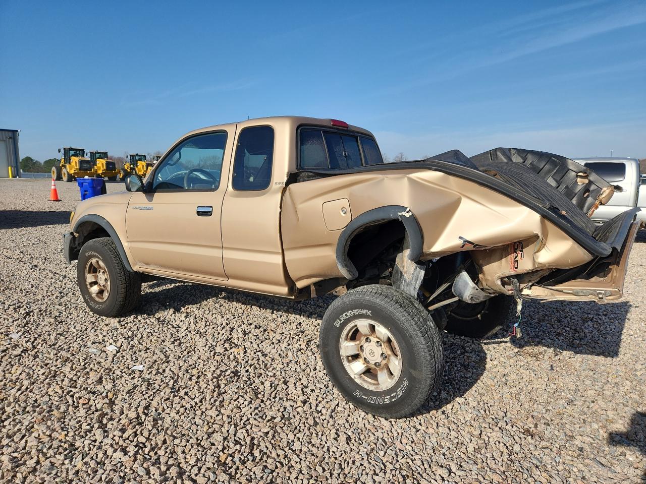 1999 Toyota Tacoma V6 Tan vin: 4TAWN72N1XZ515457