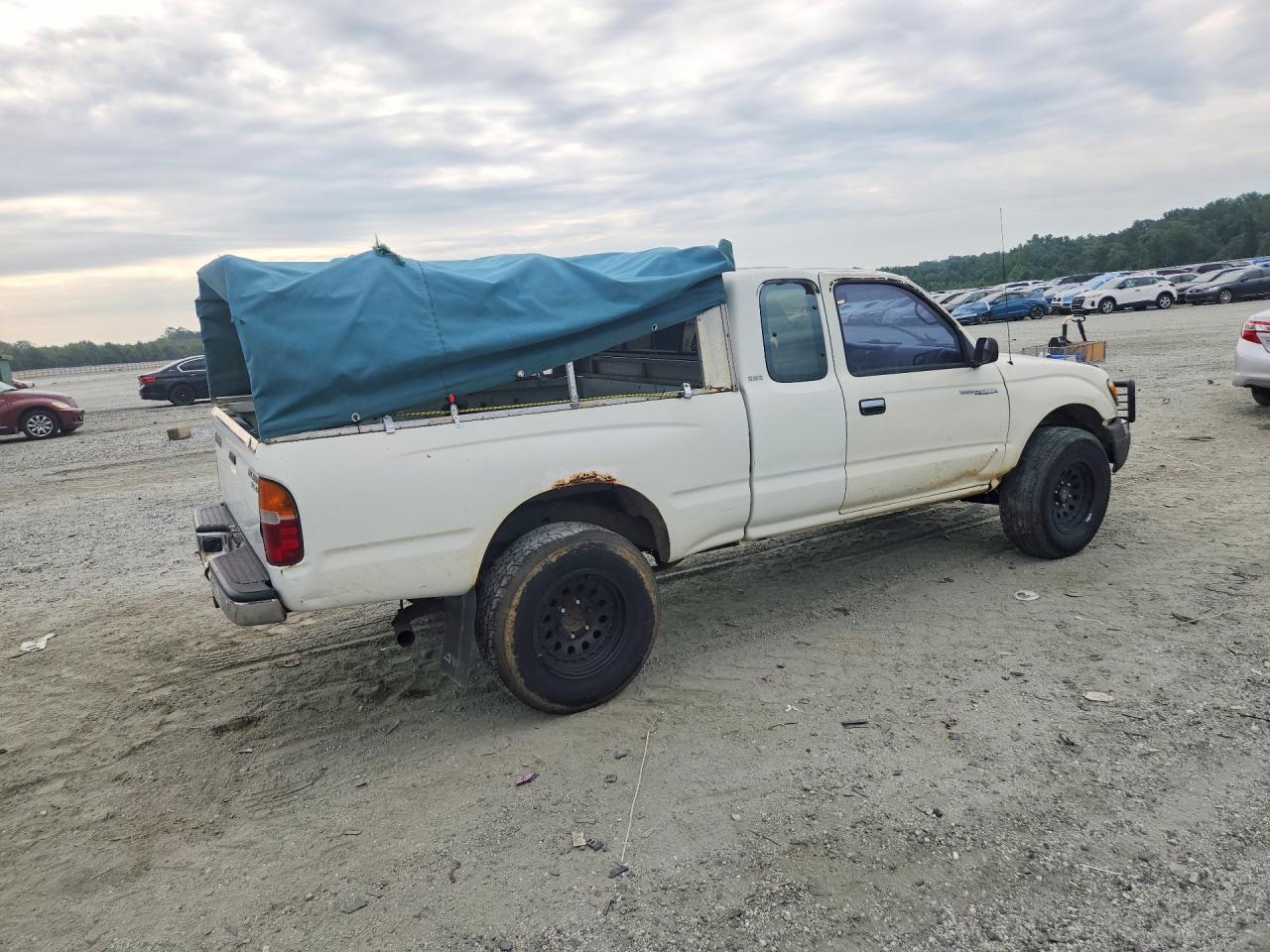 1998 Toyota Tacoma V6 White vin: 4TAWN72N2WZ000160