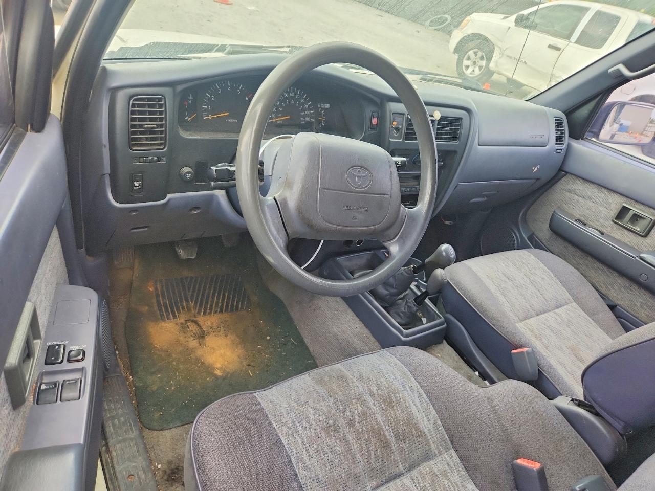 1998 Toyota Tacoma V6 White vin: 4TAWN72N2WZ000160