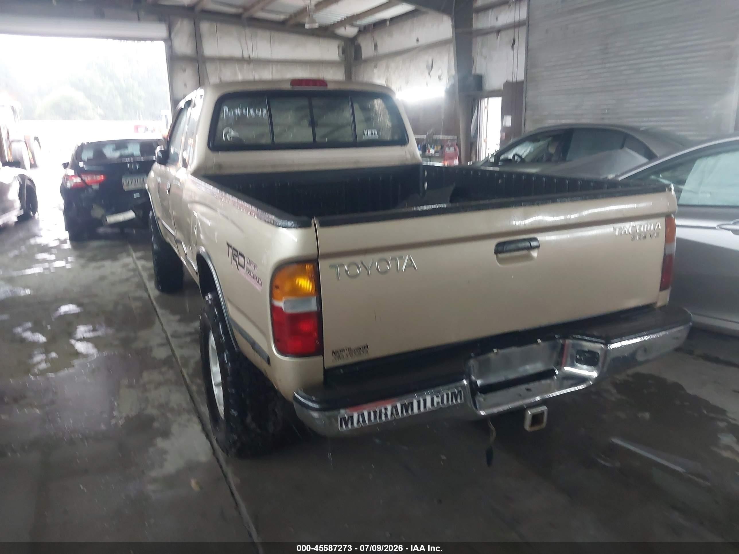 1998 Toyota Tacoma Base V6 Gold vin: 4TAWN72N2WZ083802