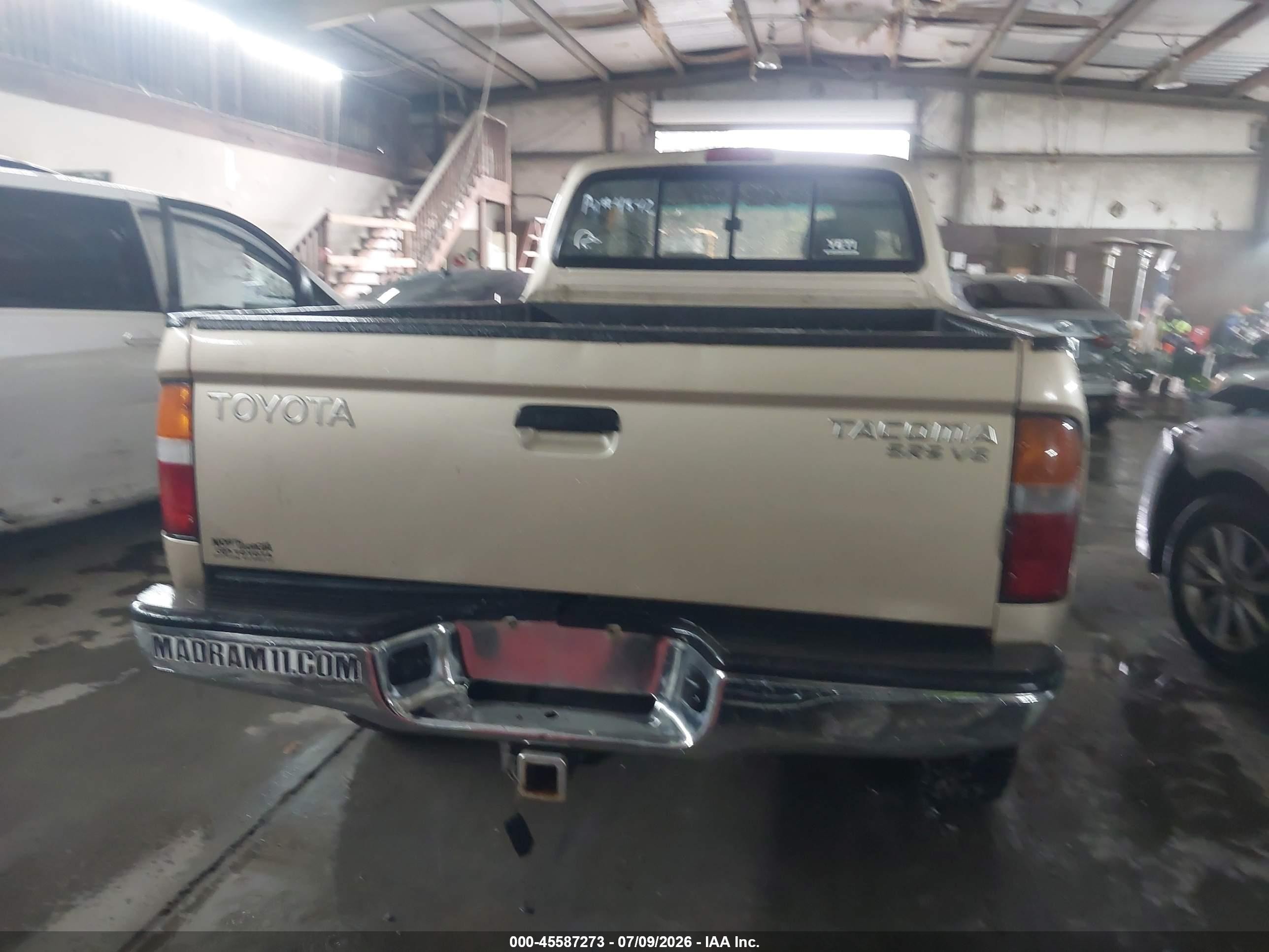 1998 Toyota Tacoma Base V6 Gold vin: 4TAWN72N2WZ083802