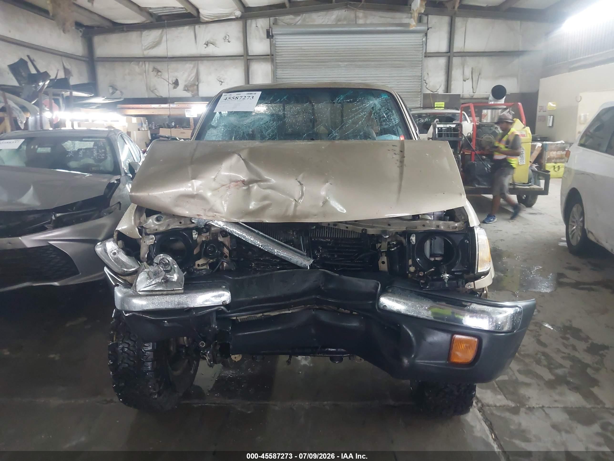 1998 Toyota Tacoma Base V6 Gold vin: 4TAWN72N2WZ083802