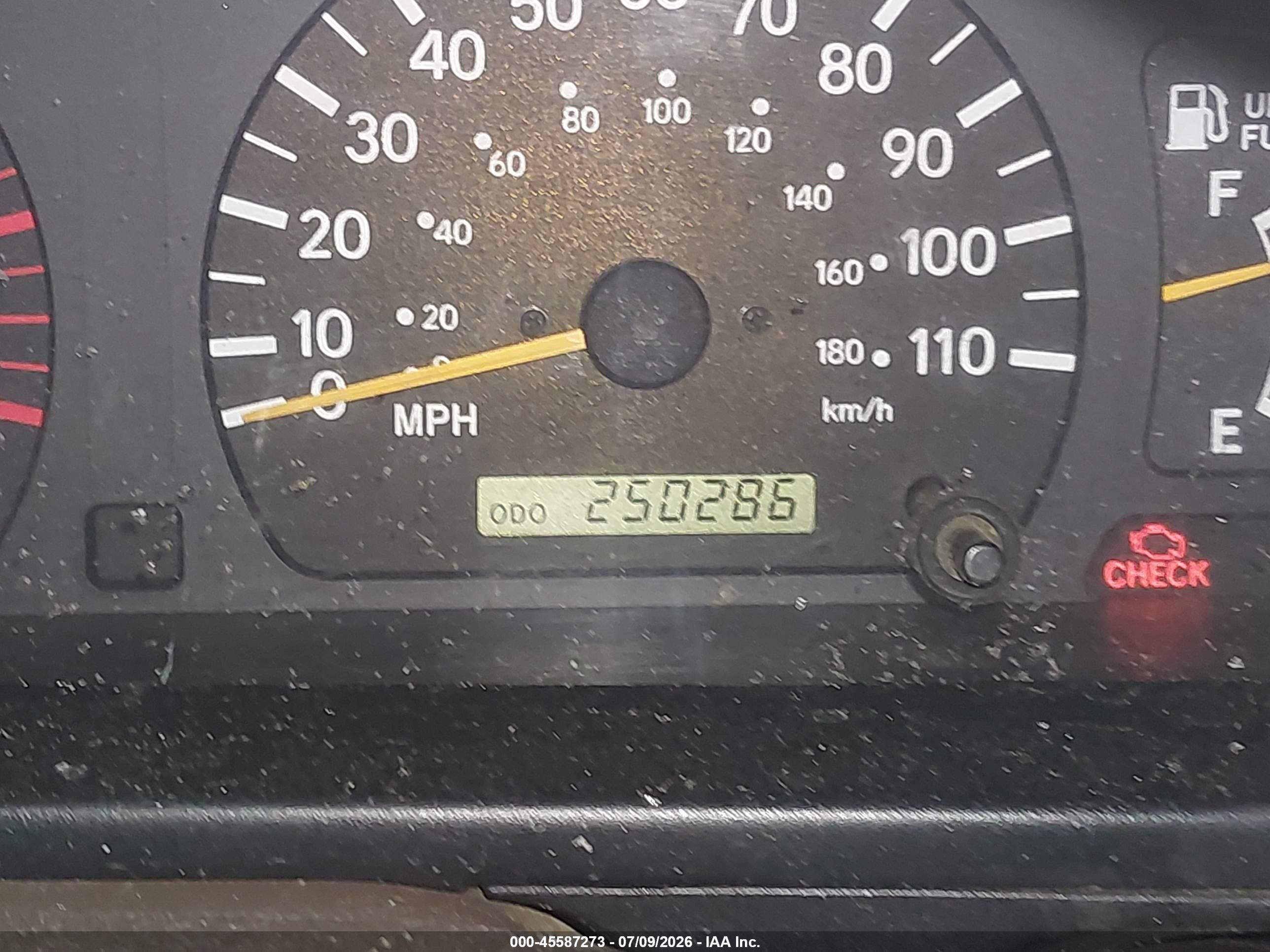 1998 Toyota Tacoma Base V6 Gold vin: 4TAWN72N2WZ083802