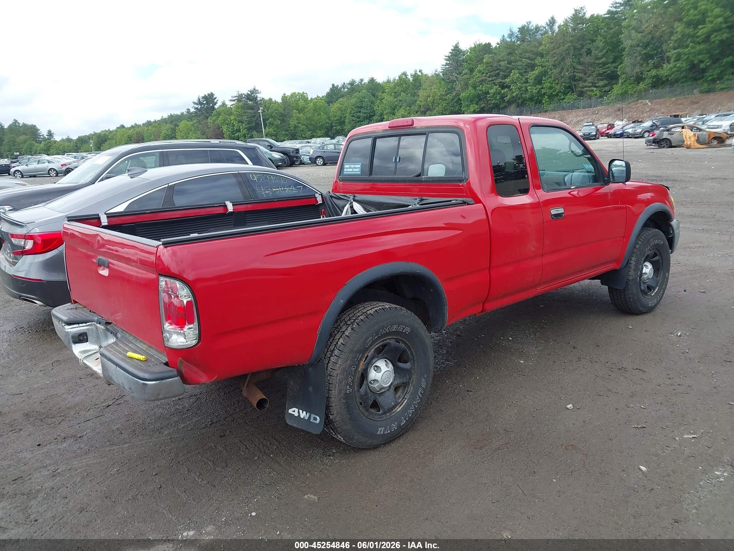 2000 Toyota Tacoma Base V6 Red vin: 4TAWN72N2YZ583963