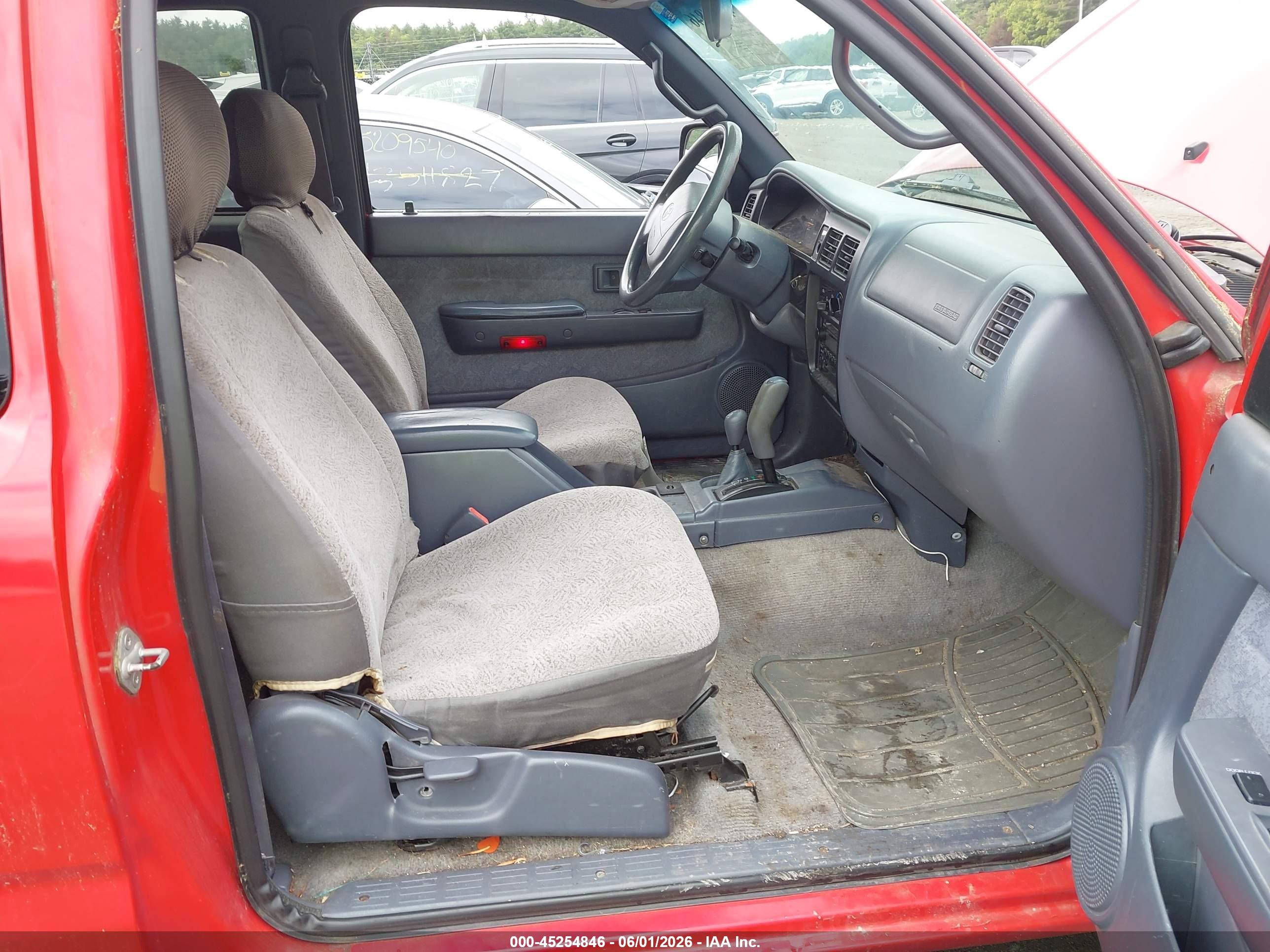 2000 Toyota Tacoma Base V6 Red vin: 4TAWN72N2YZ583963