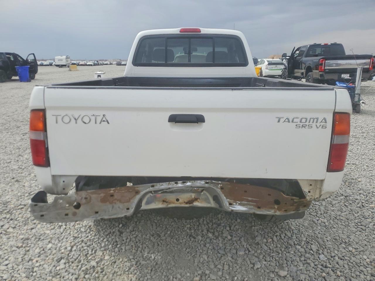 2000 Toyota Tacoma Xtracab Белый vin: 4TAWN72N2YZ598480