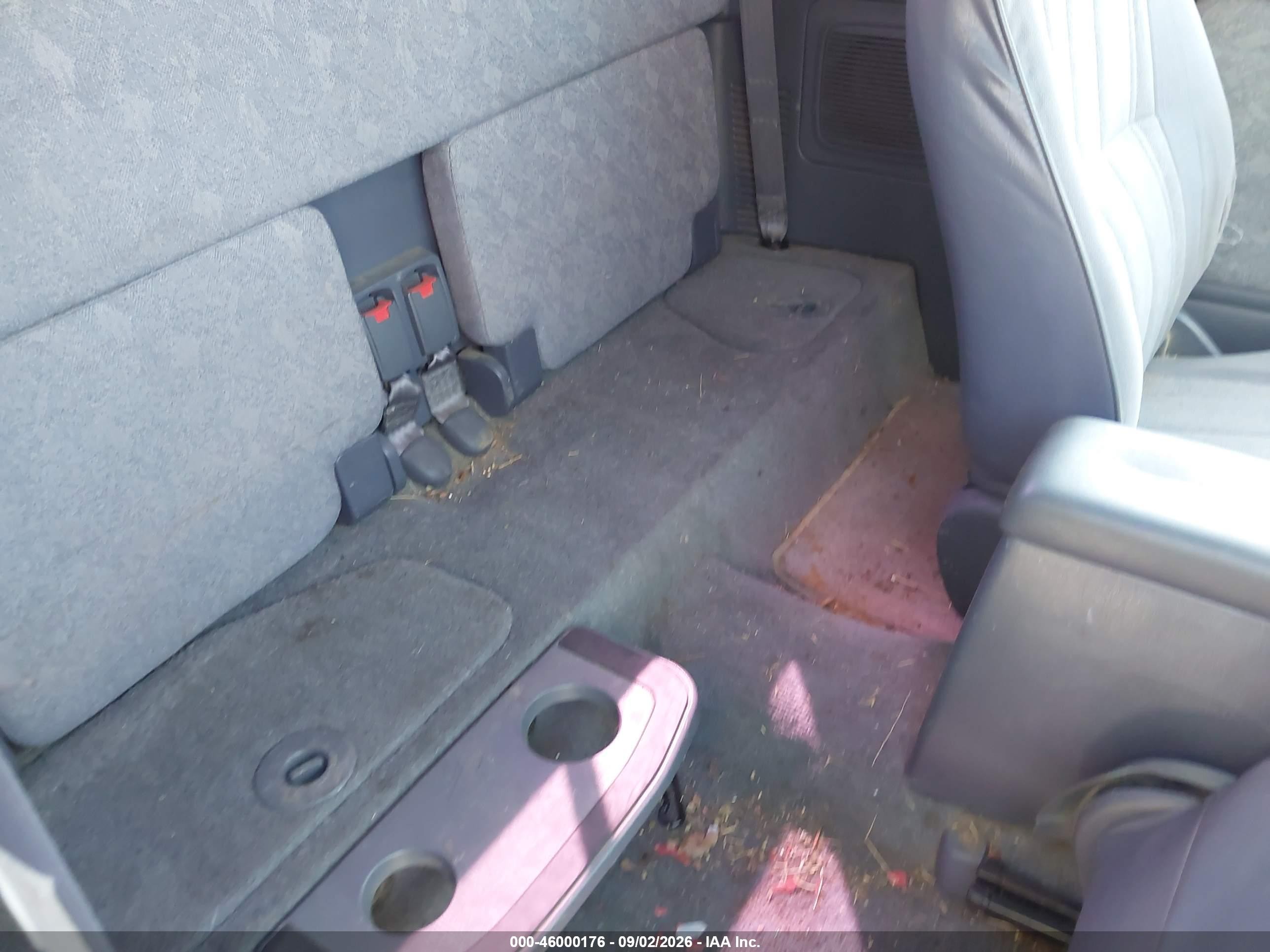 2000 Toyota Tacoma Base V6 Серебряный vin: 4TAWN72N2YZ636547