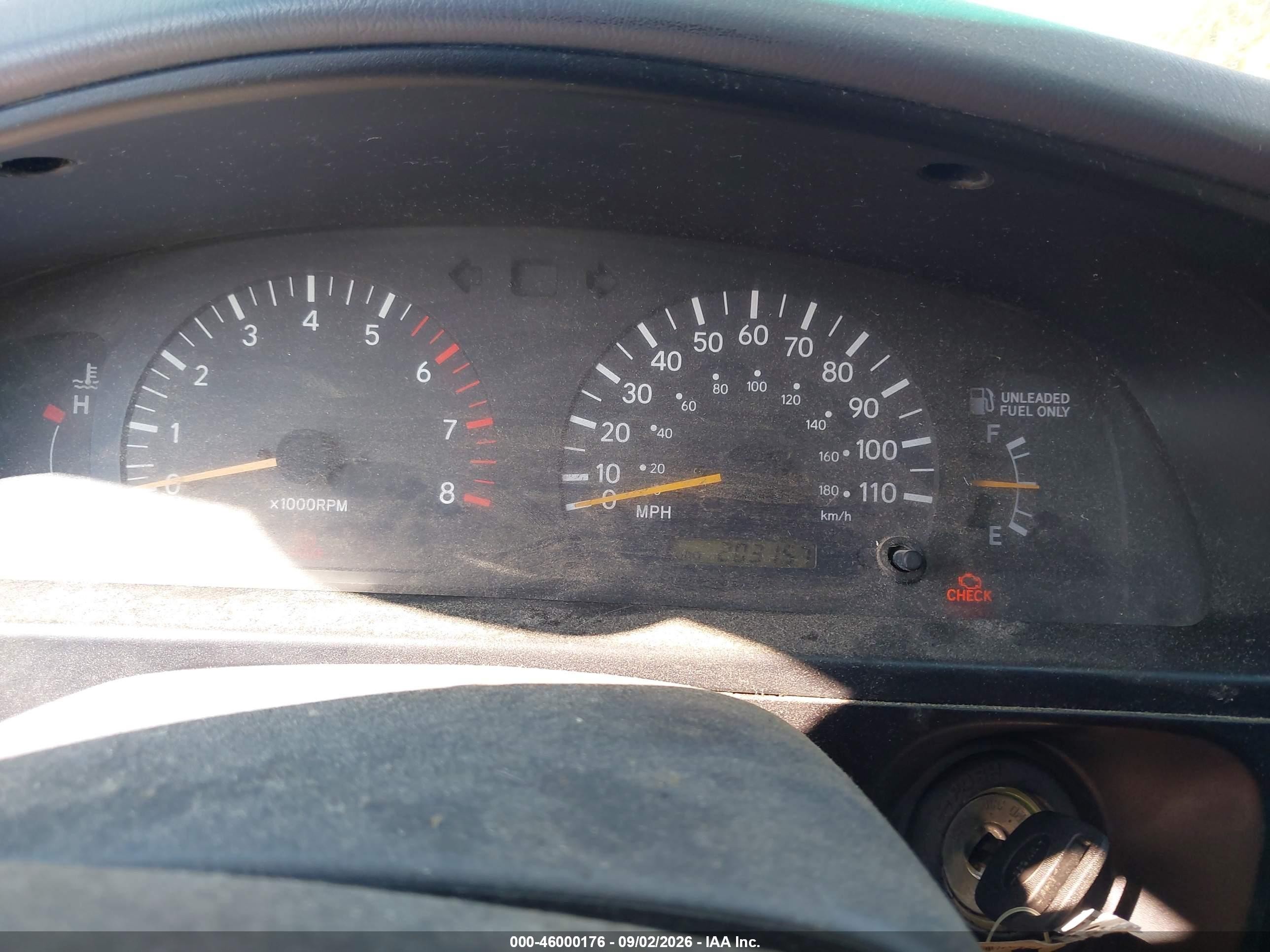 2000 Toyota Tacoma Base V6 Серебряный vin: 4TAWN72N2YZ636547