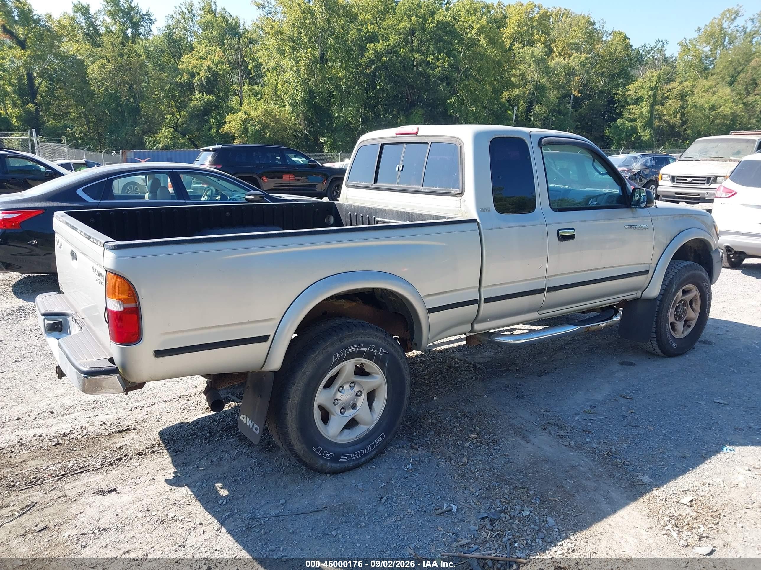2000 Toyota Tacoma Base V6 Серебряный vin: 4TAWN72N2YZ636547