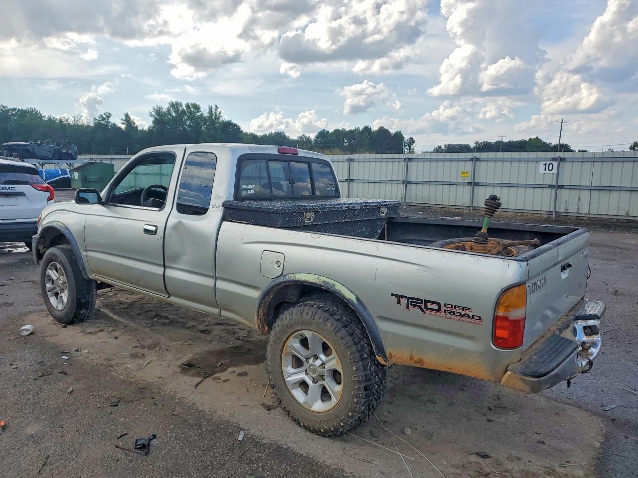 2000 Toyota Tacoma Xtracab Silver vin: 4TAWN72N2YZ661920