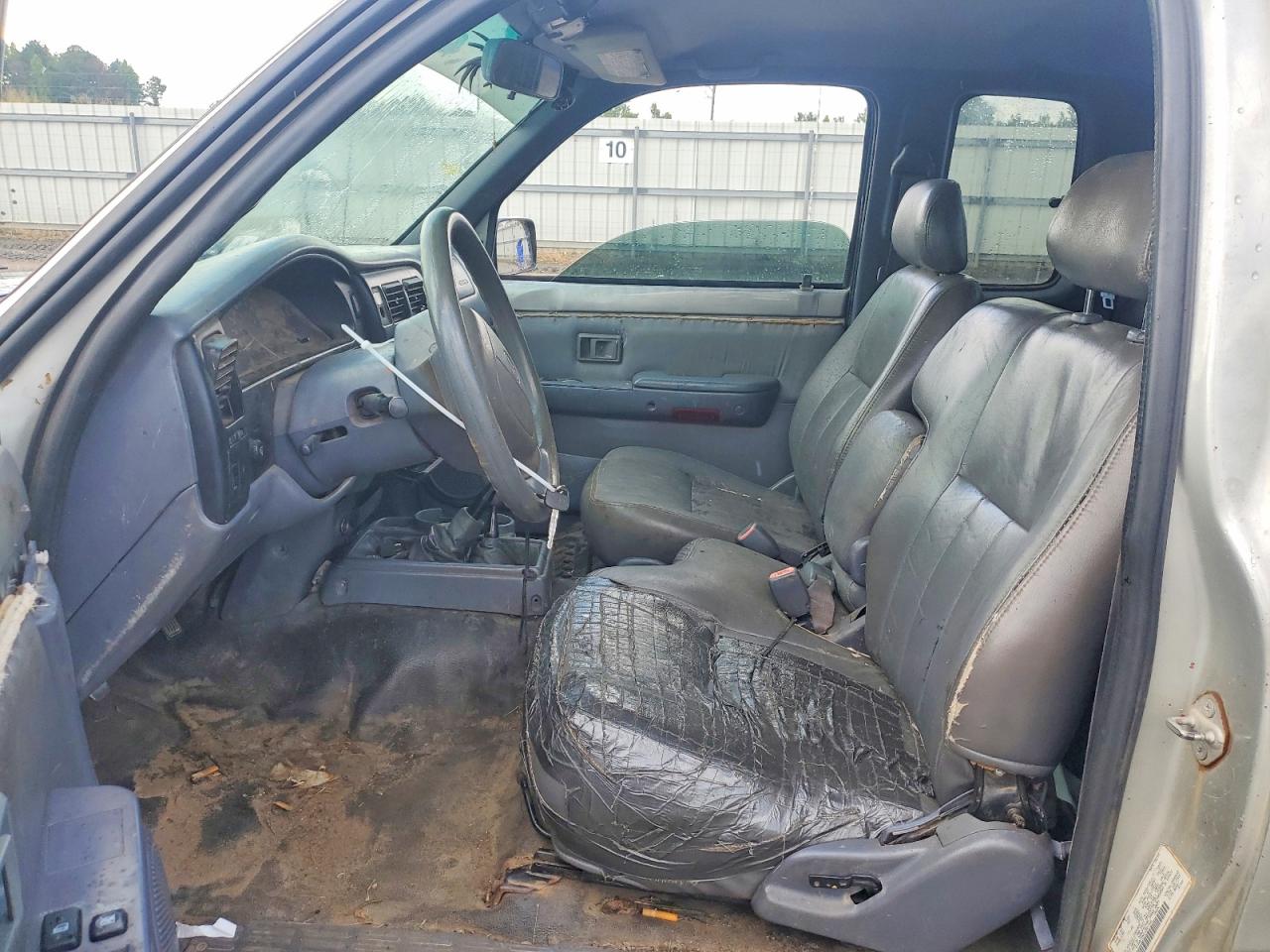 2000 Toyota Tacoma Xtracab Silver vin: 4TAWN72N2YZ661920