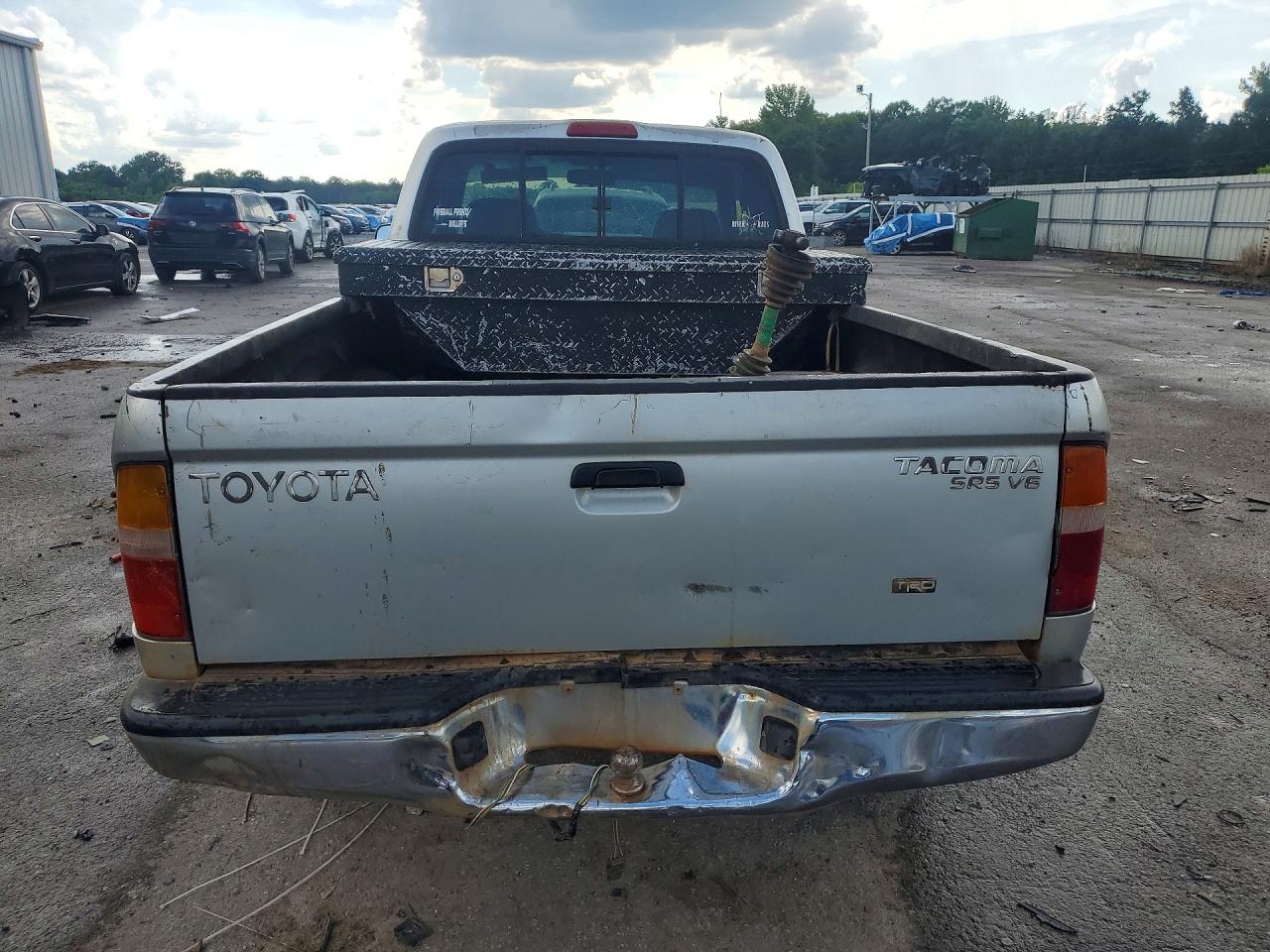 2000 Toyota Tacoma Xtracab Silver vin: 4TAWN72N2YZ661920