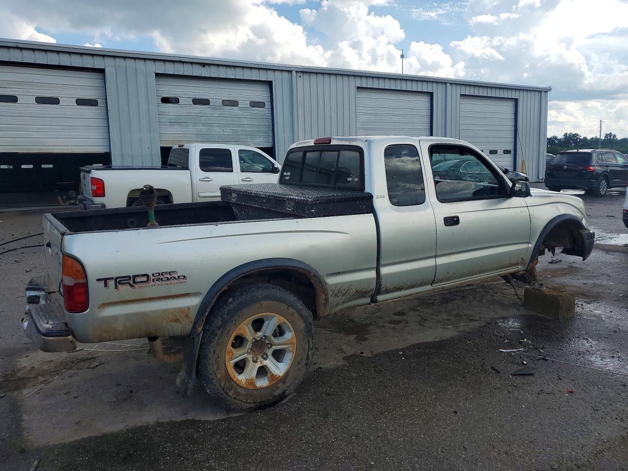 2000 Toyota Tacoma Xtracab Silver vin: 4TAWN72N2YZ661920