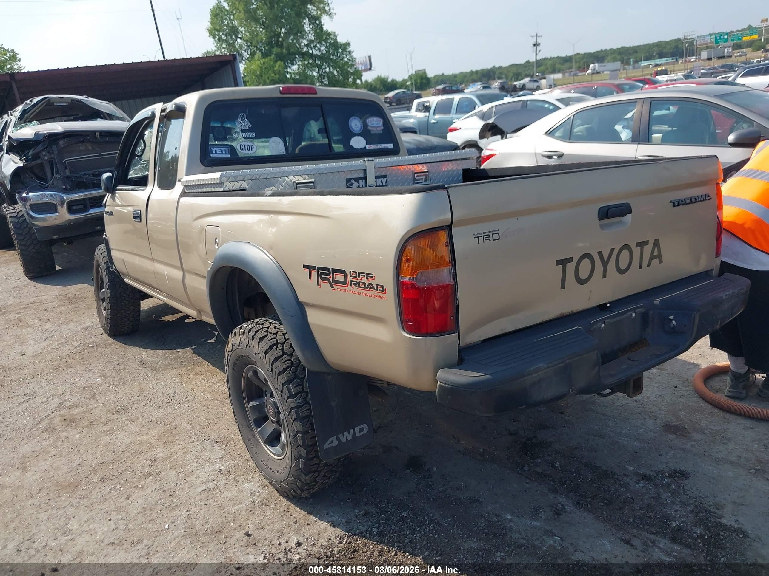 1998 Toyota Tacoma Base V6 Gold vin: 4TAWN72N3WZ135812