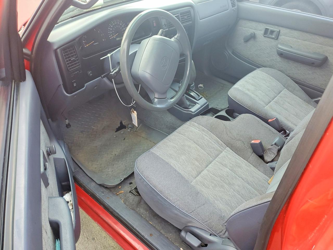 1999 Toyota Tacoma Xtracab Red vin: 4TAWN72N3XZ459361