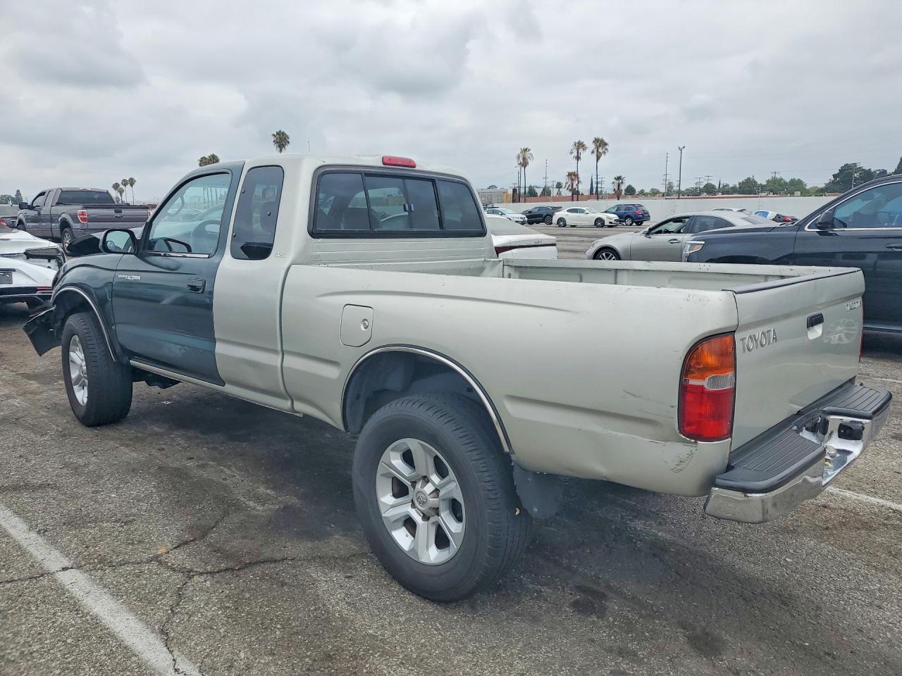 2000 Toyota Tacoma Xtracab Silver vin: 4TAWN72N3YZ598410