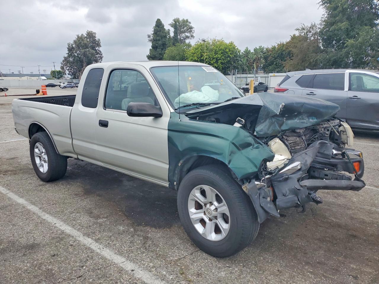 2000 Toyota Tacoma Xtracab Silver vin: 4TAWN72N3YZ598410