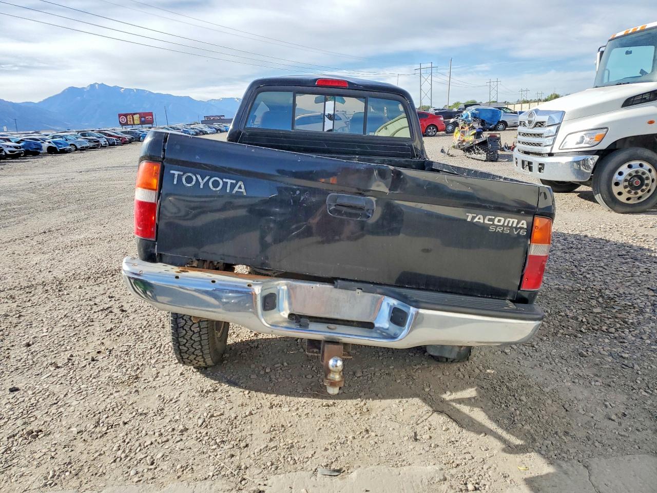 1998 Toyota Tacoma Black vin: 4TAWN72N4WZ157415