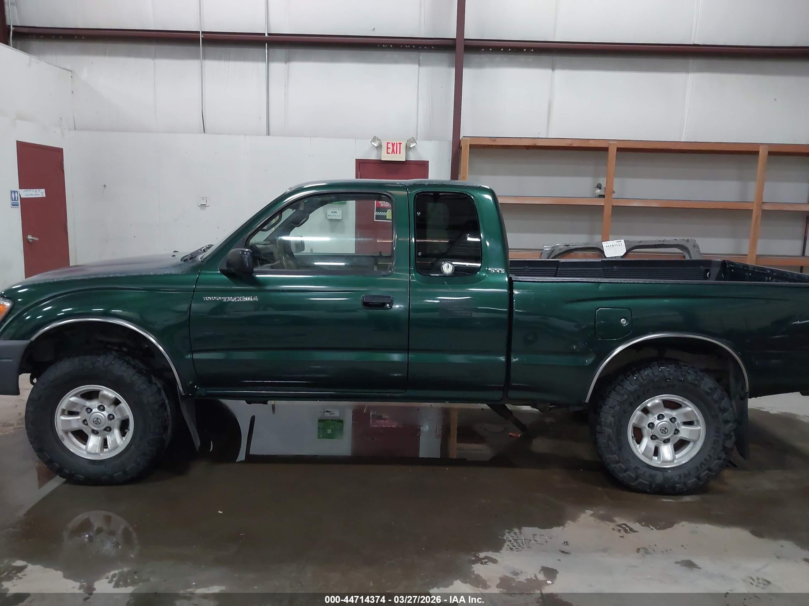1999 Toyota Tacoma   Green vin: 4TAWN72N4XZ424361