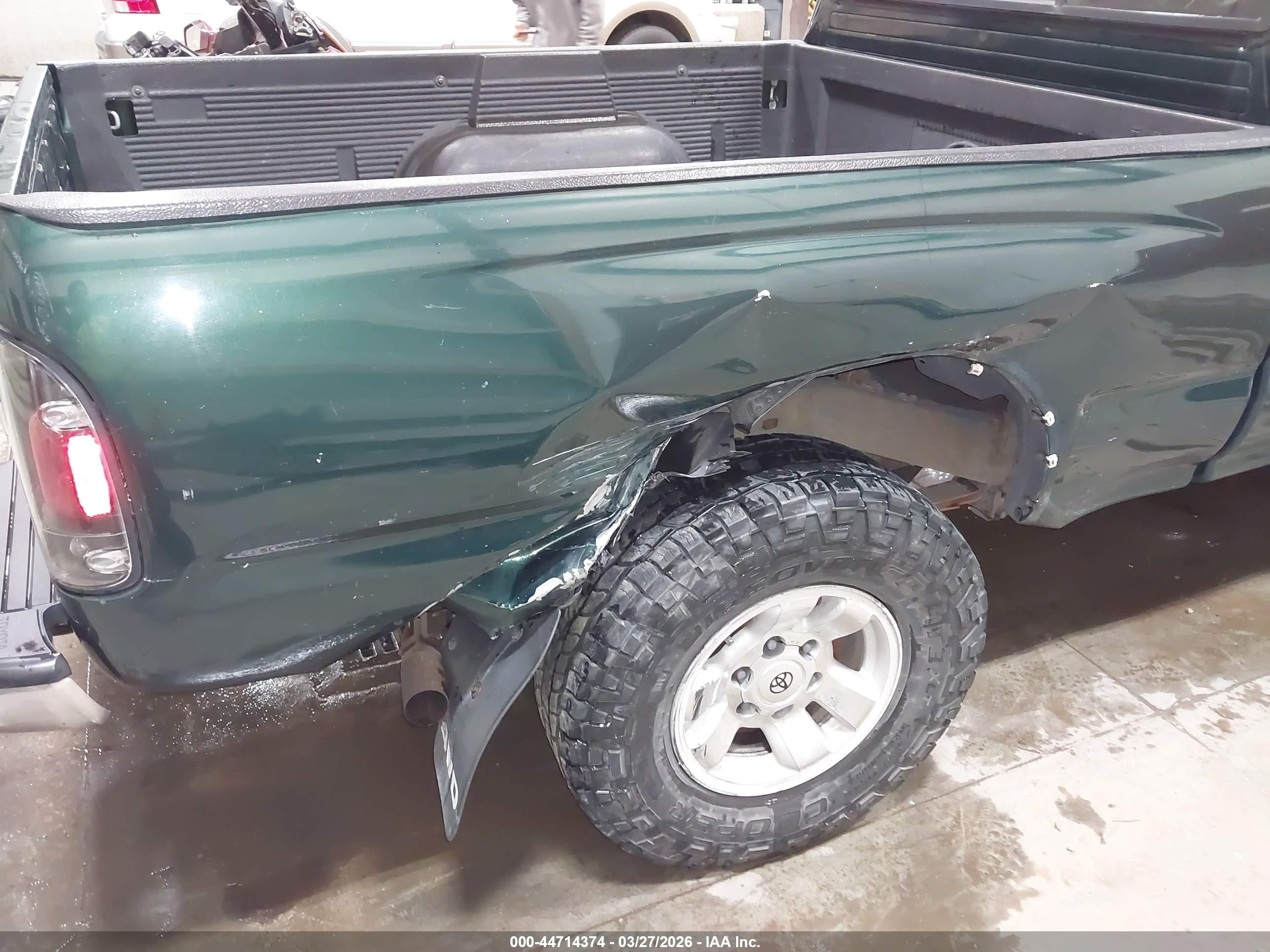 1999 Toyota Tacoma   Green vin: 4TAWN72N4XZ424361