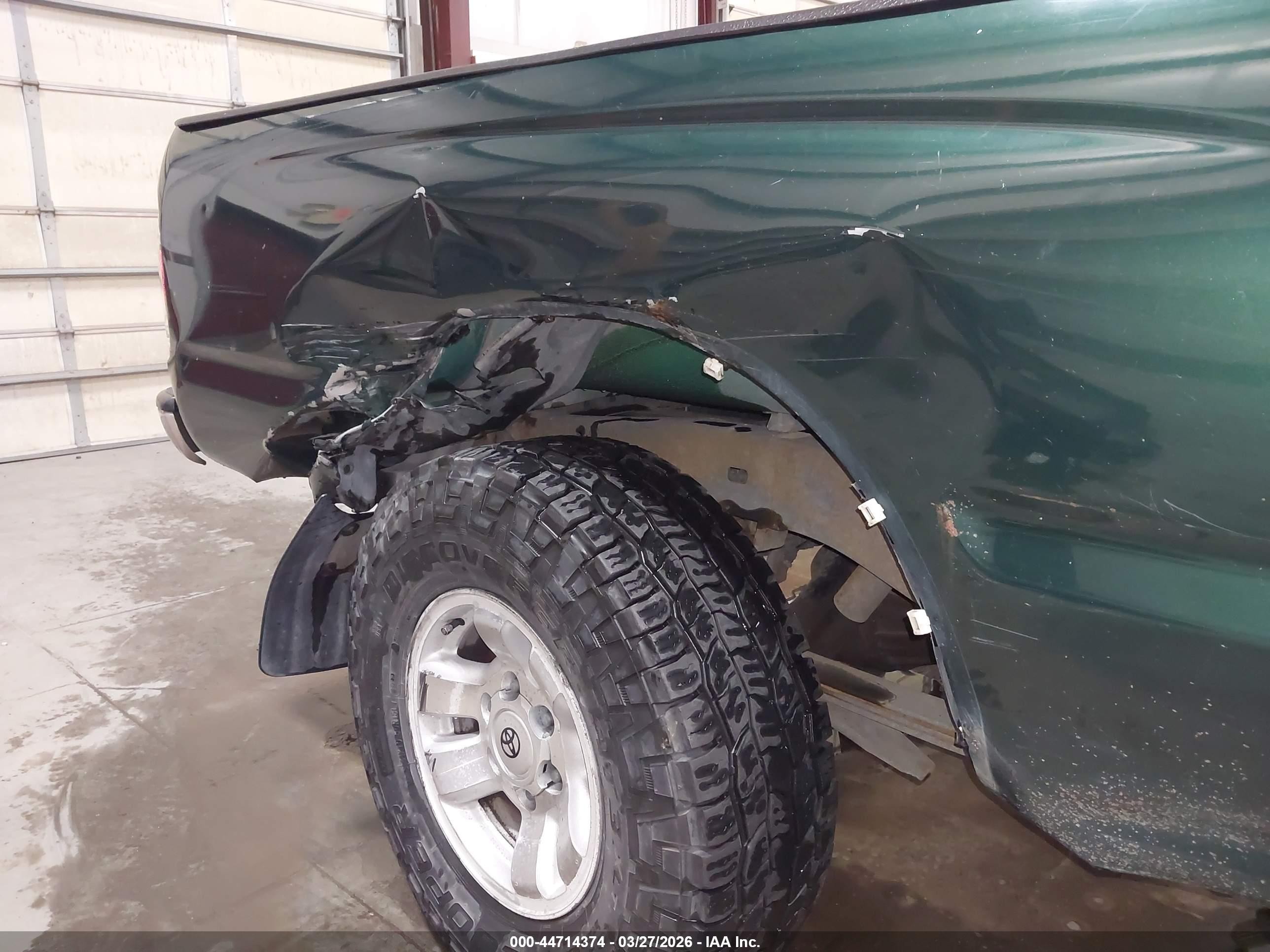 1999 Toyota Tacoma   Green vin: 4TAWN72N4XZ424361